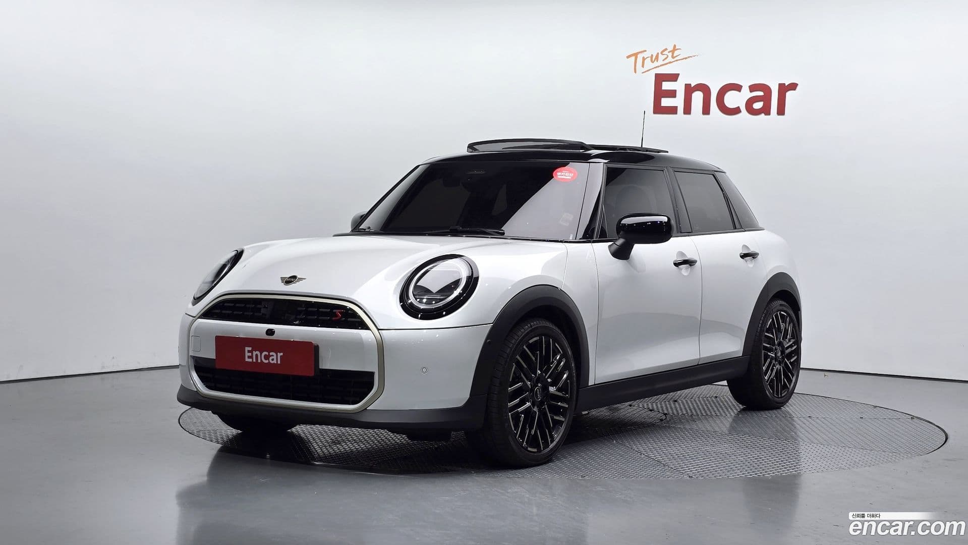 Main__Slider__Photo:Cooper Mini 2024.10-0