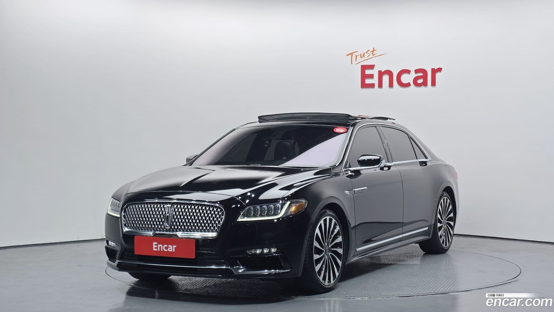 Main__Slider__Photo:Continental Lincoln 2019.11-0