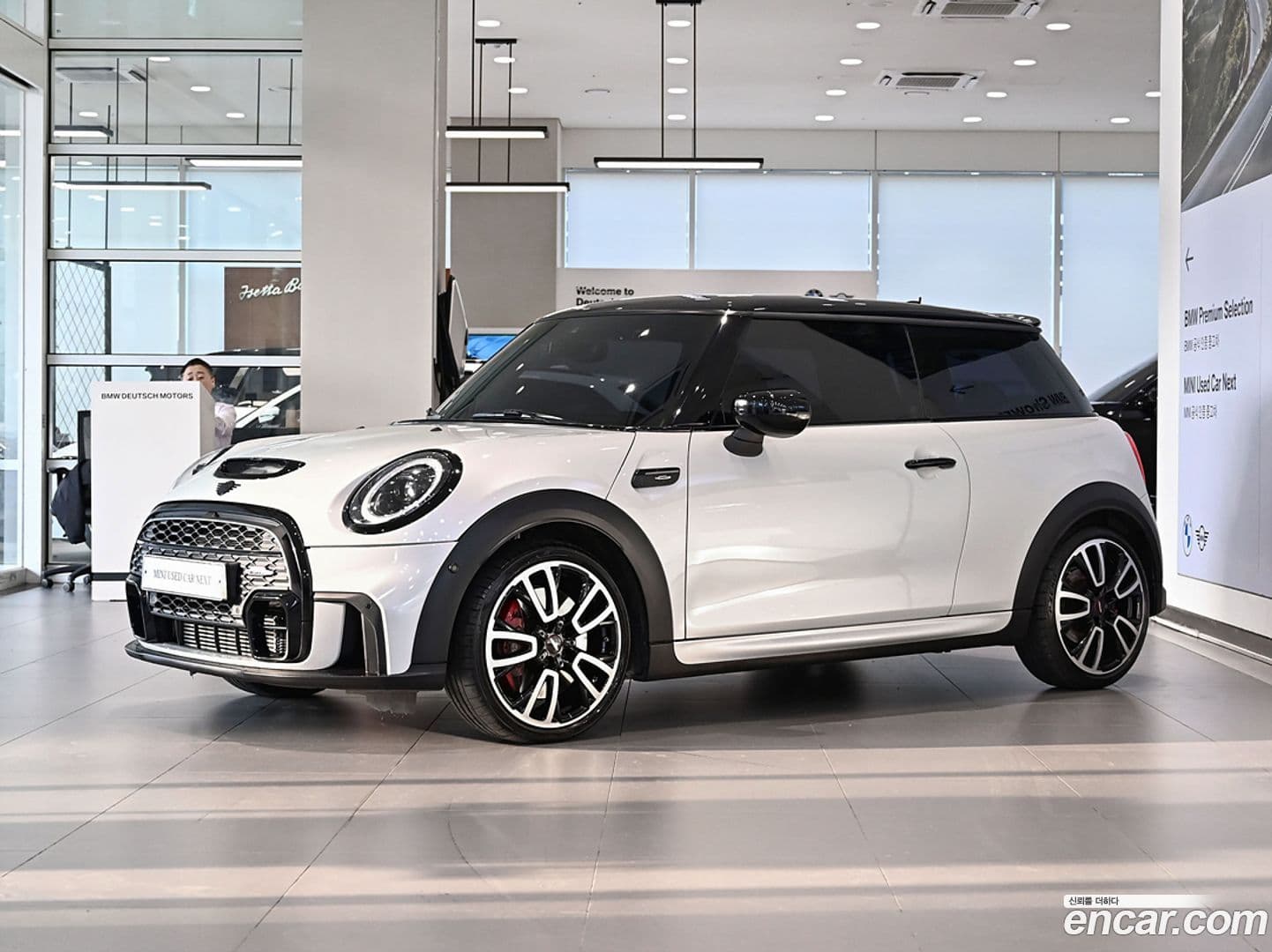 Main__Slider__Photo:Cooper Mini 2023.1-0
