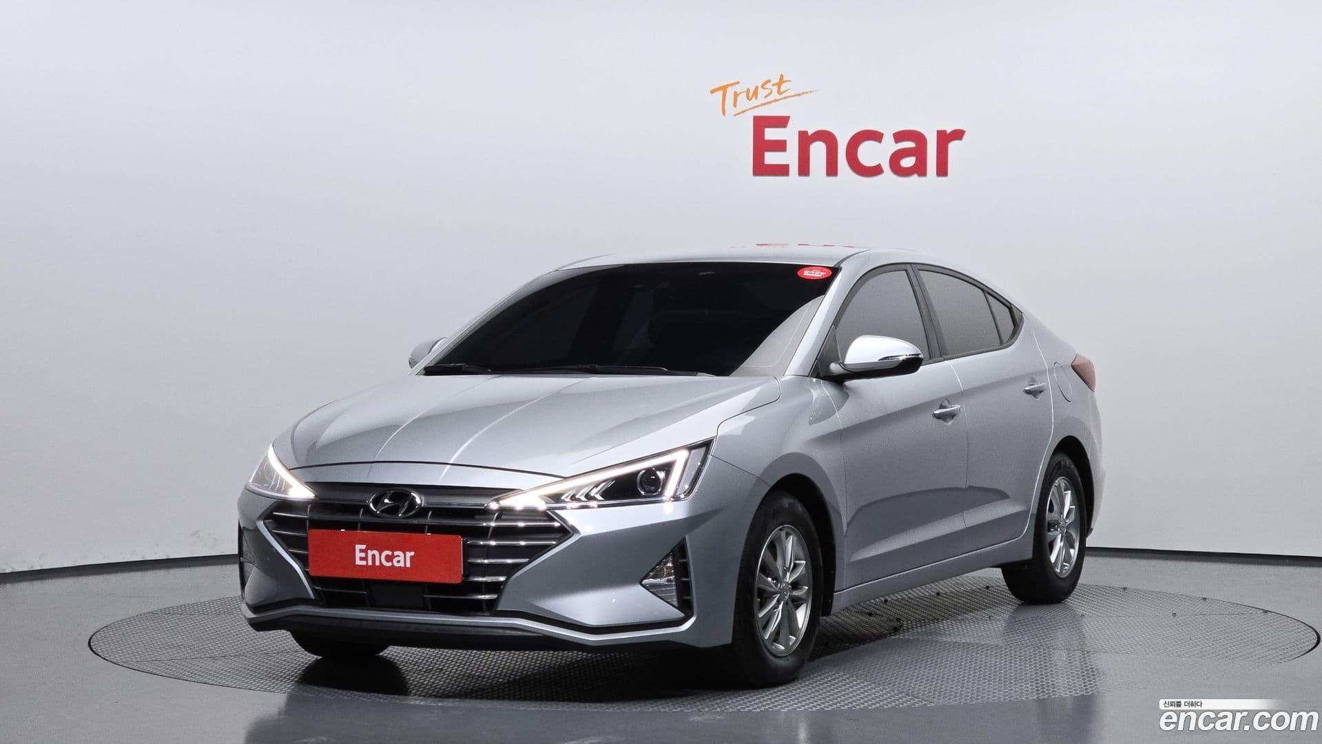 Main__Slider__Photo:AVANTE Hyundai 2019.4-0