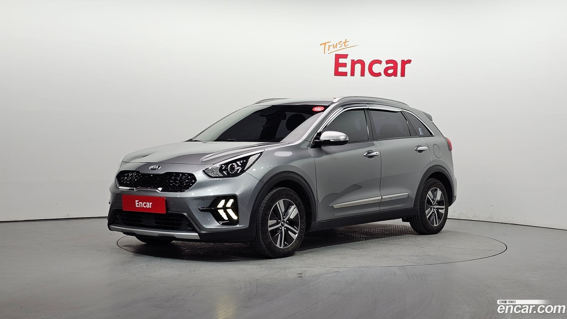 Main__Slider__Photo:Niro Kia 2019.8-0