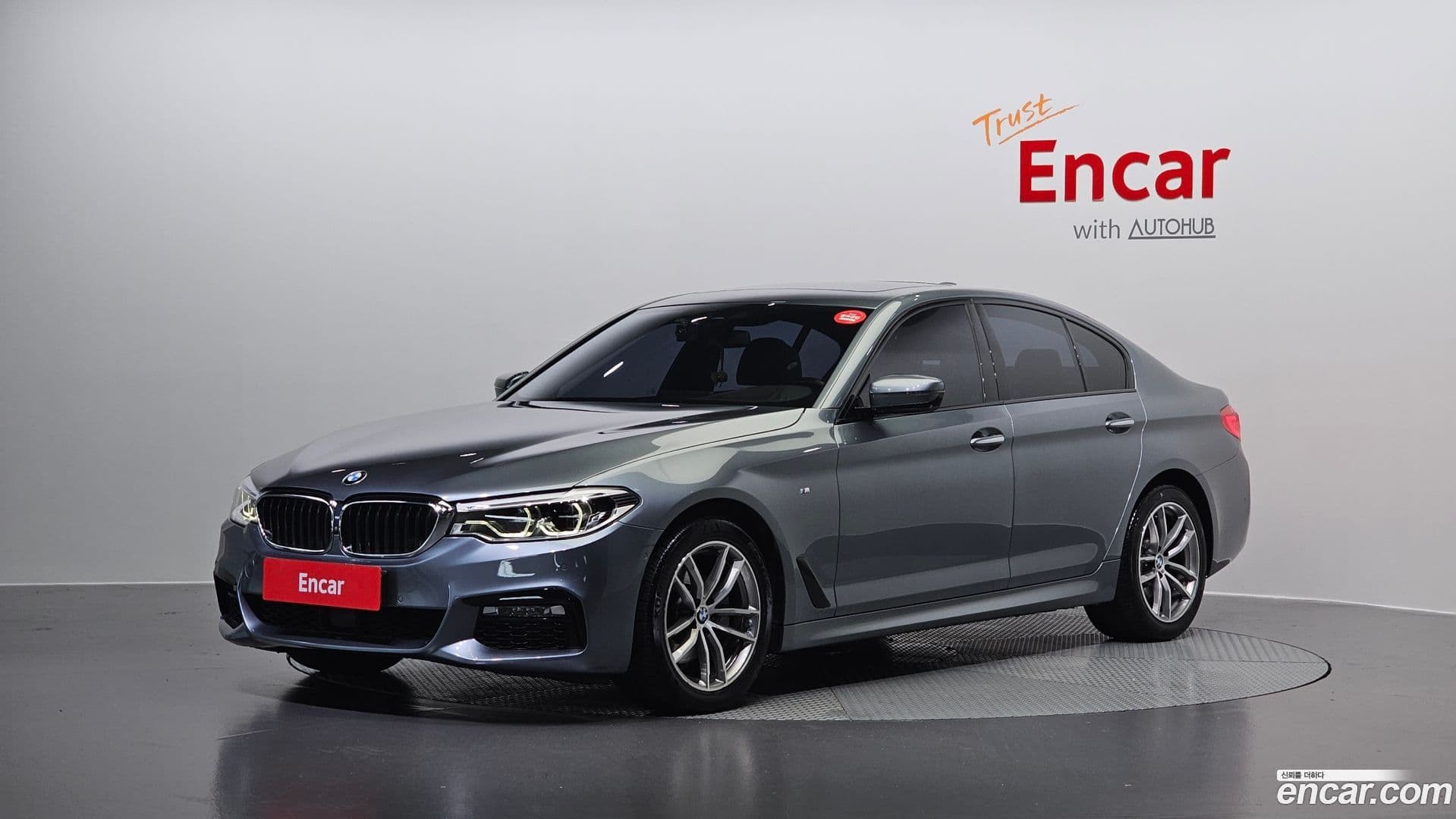 Main__Slider__Photo:5-Series BMW 2017.9-0