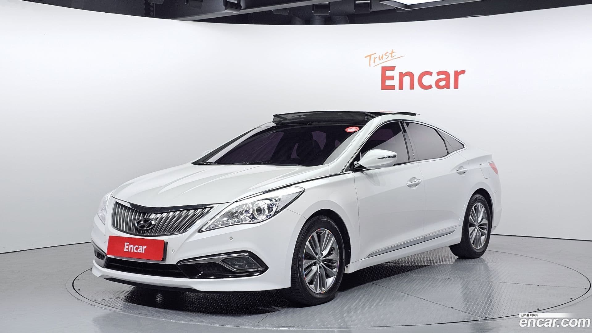 Main__Slider__Photo:Grandeur Hyundai 2015.7-0