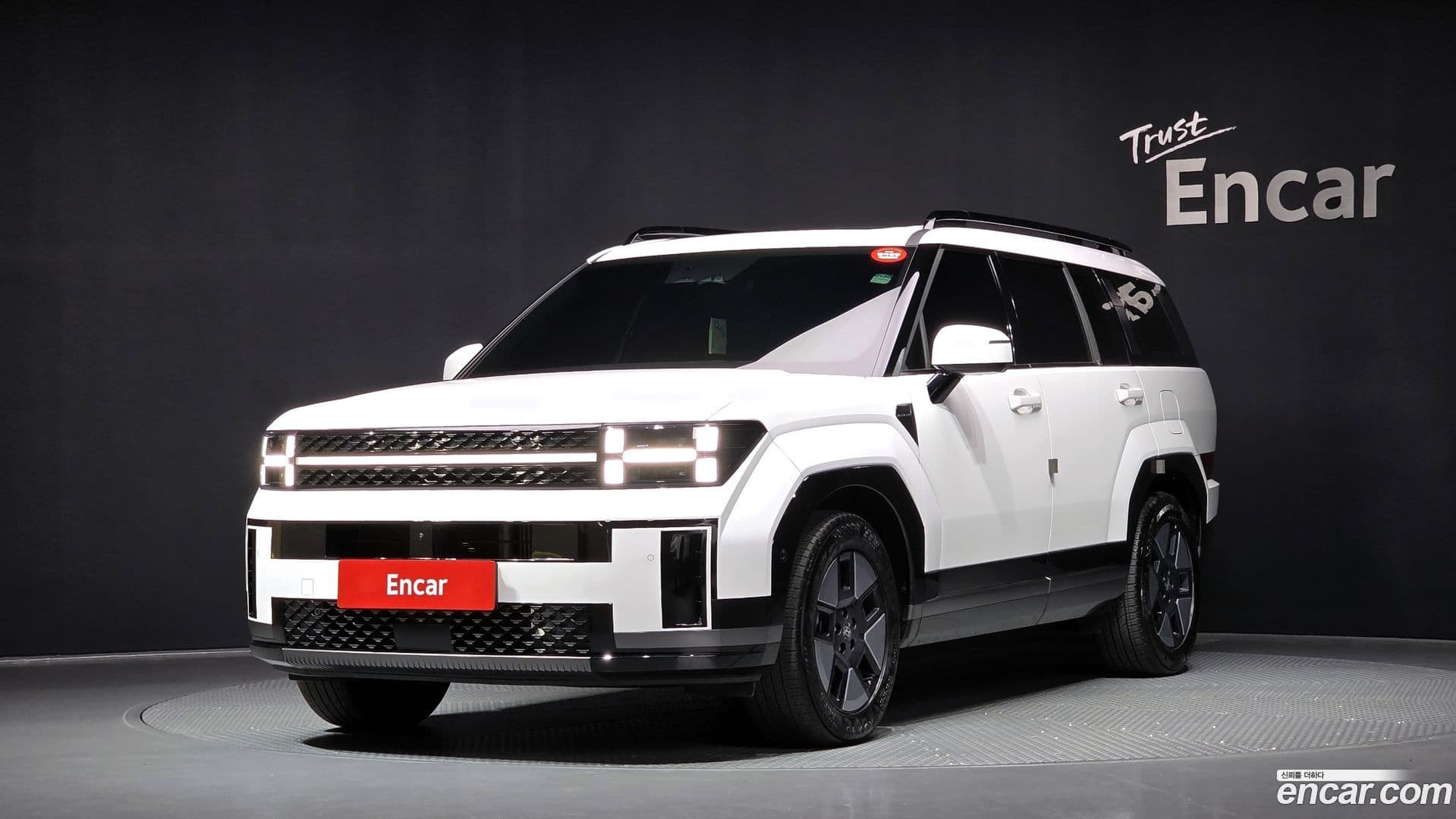 Main__Slider__Photo:Santafe Hyundai 2023.9-0
