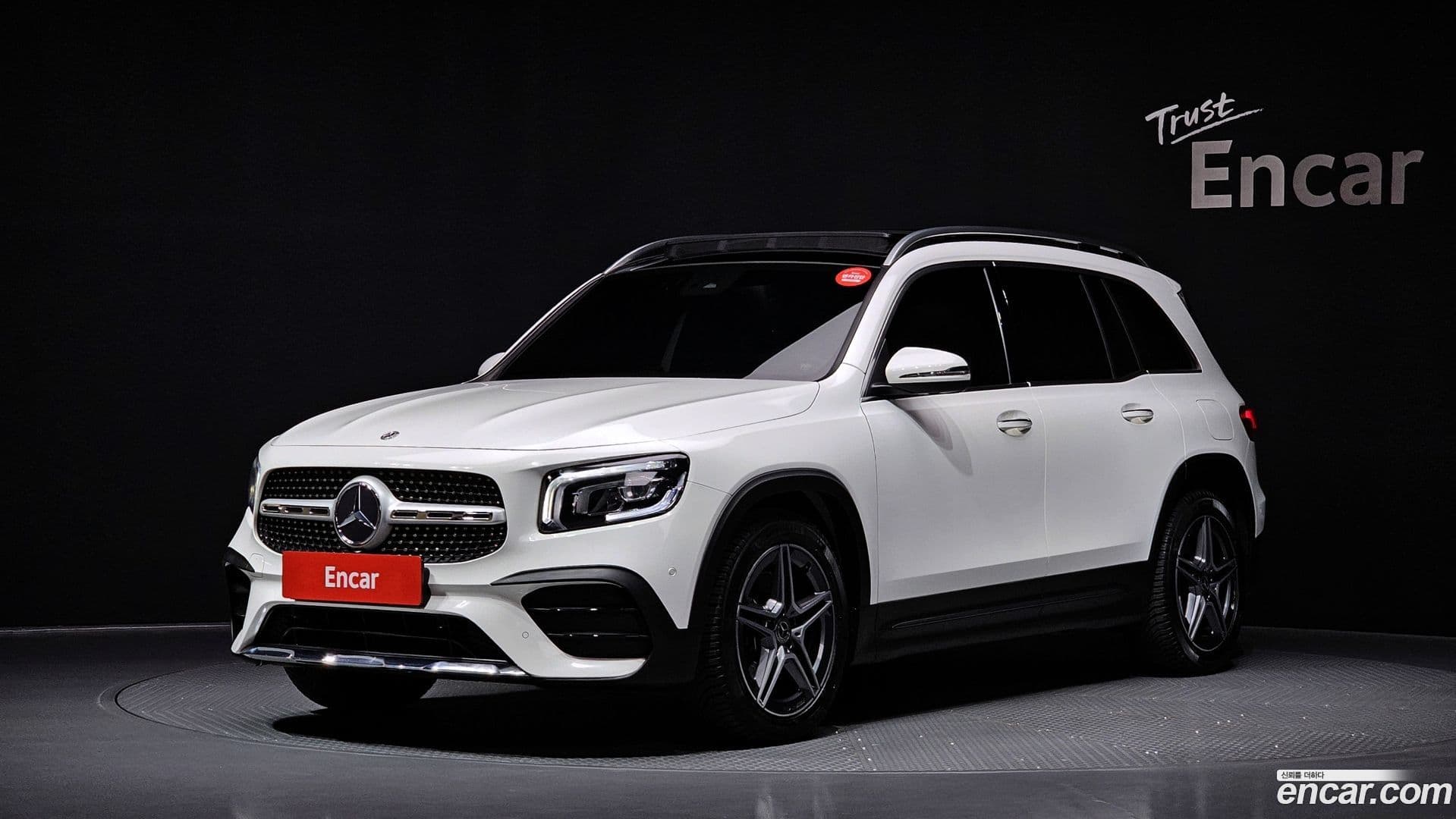 Main__Slider__Photo:GLB-Class Mercedes-Benz 2020.9-0