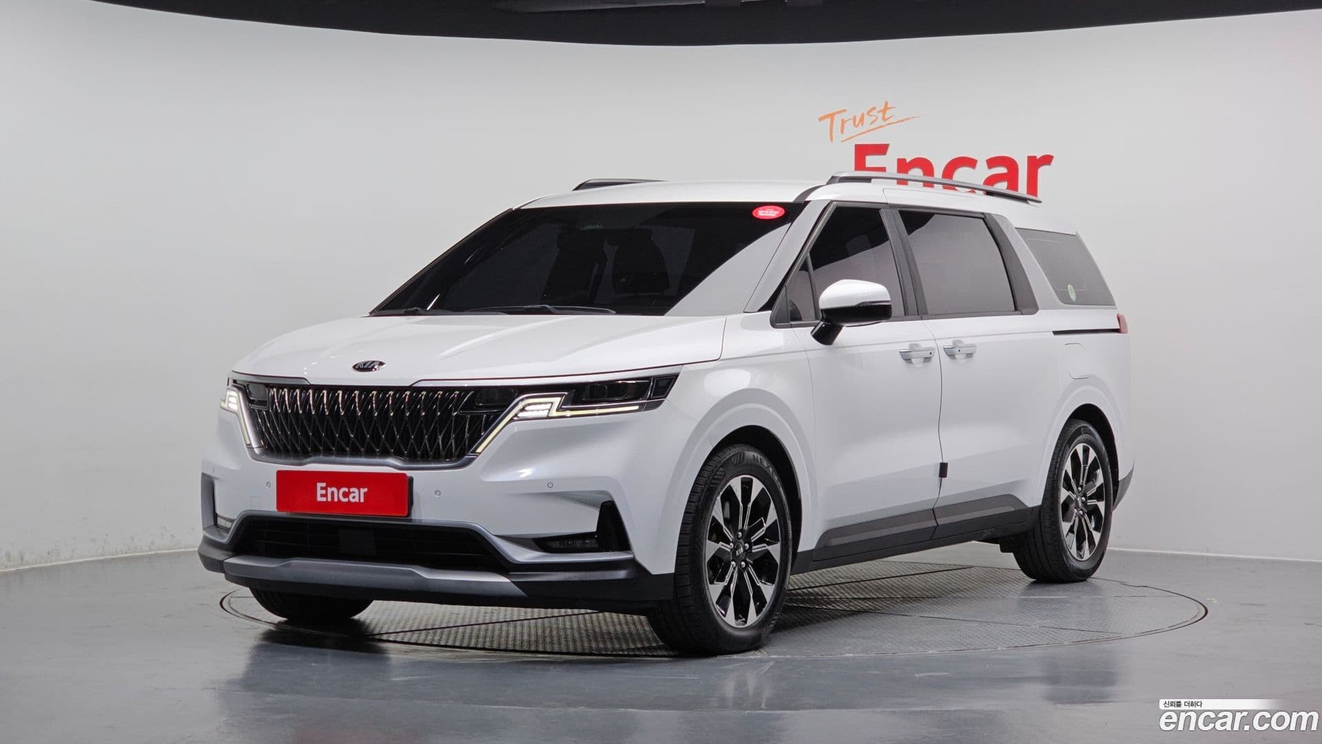 Main__Slider__Photo:Canival Kia 2020.9-0