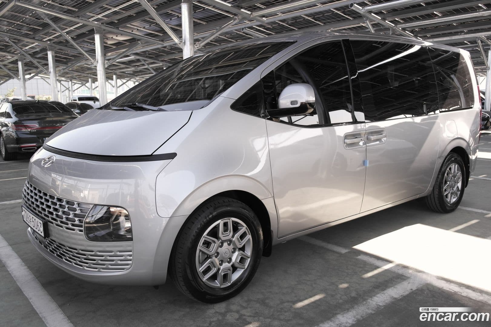 Main__Slider__Photo:Staria Hyundai 2021.6-0