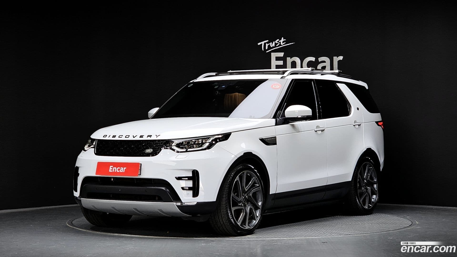 Main__Slider__Photo:Discovery Land Rover 2017.6-0