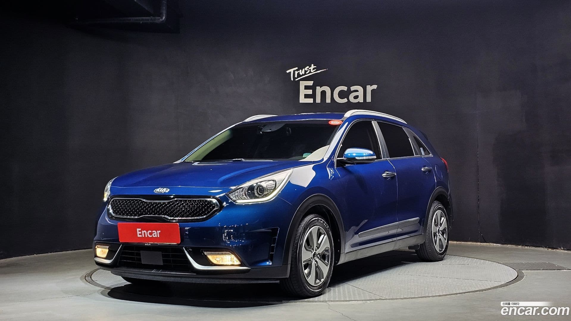 Main__Slider__Photo:Niro Kia 2018.10-0