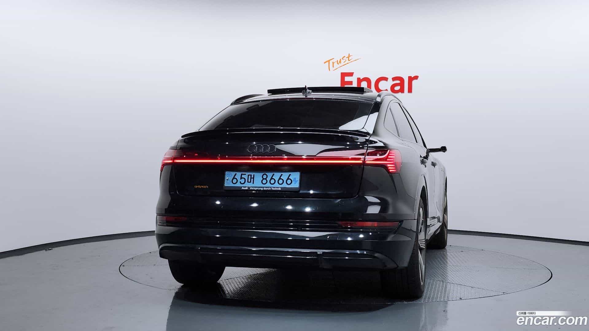 e-tron Audi 2021.9-OUTER-004