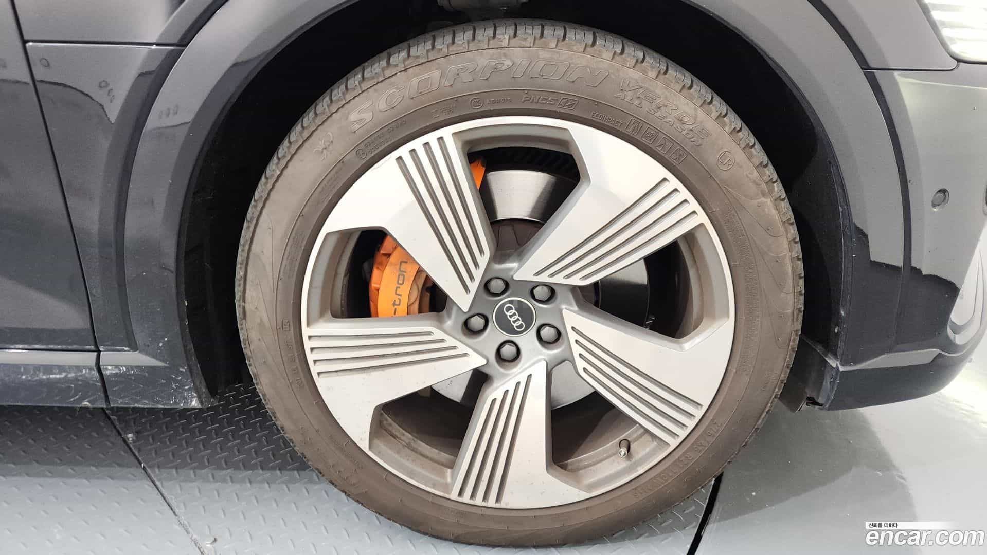 e-tron Audi 2021.9-OUTER-005