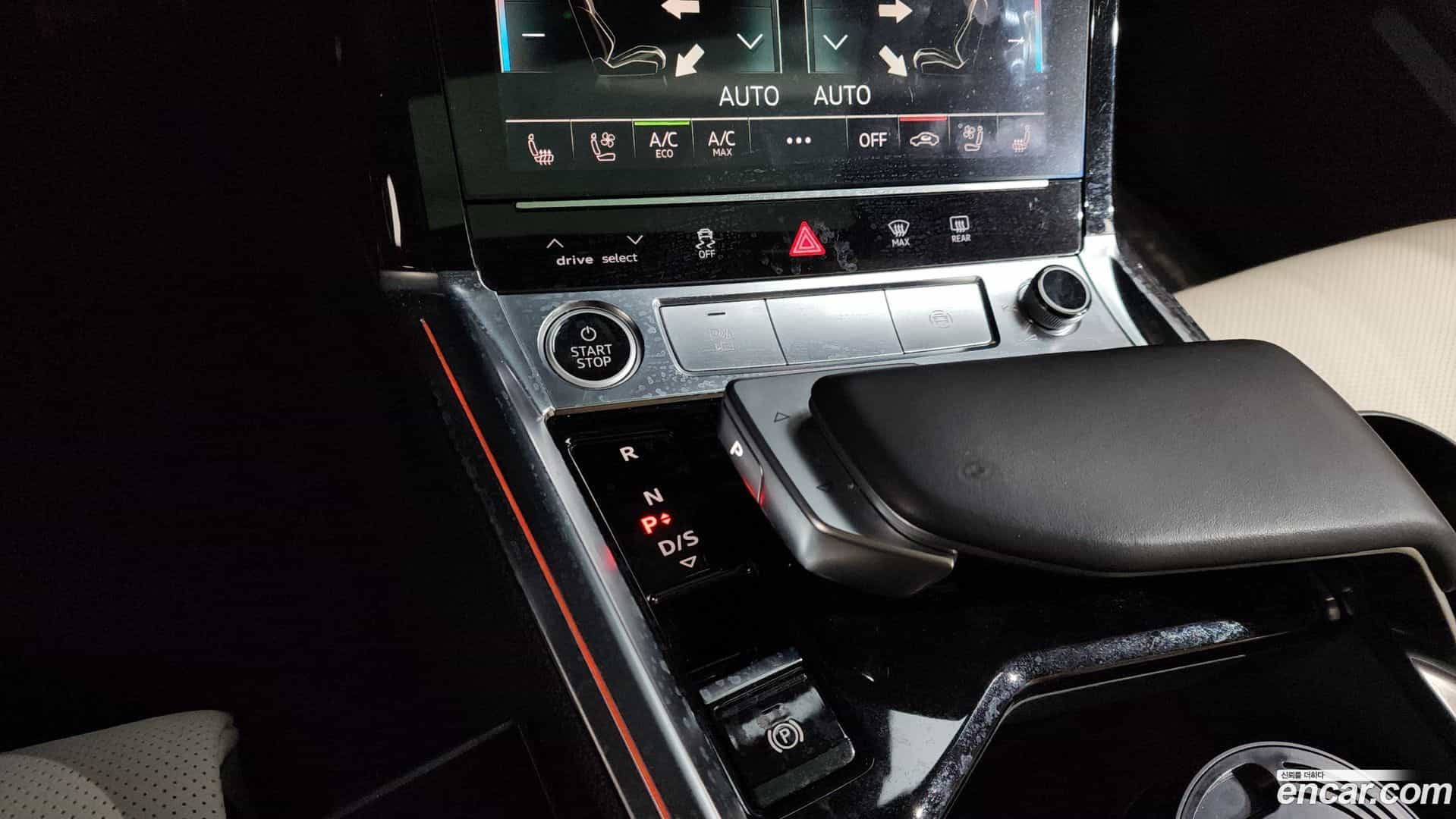 e-tron Audi 2021.9-INNER-009