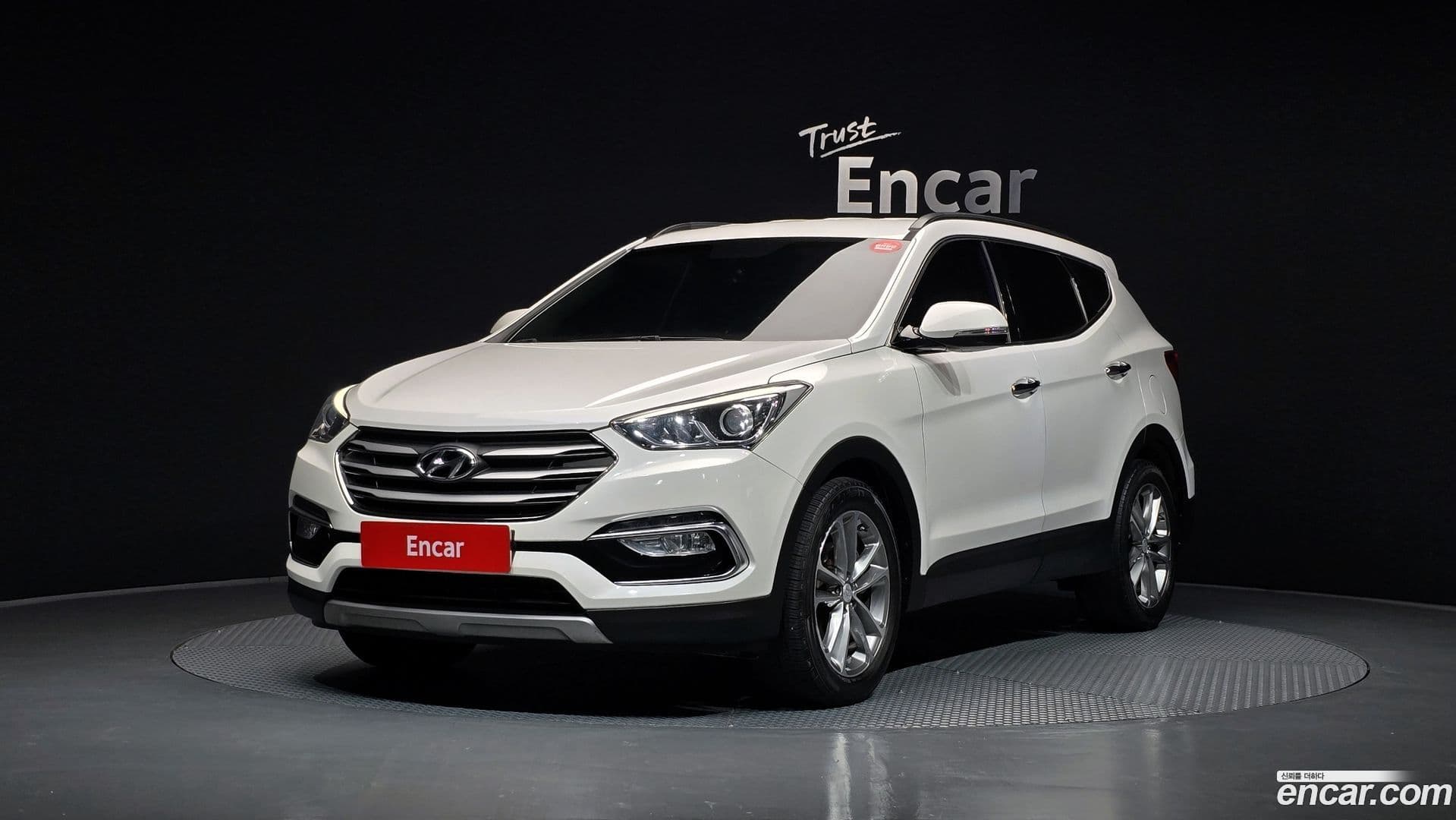 Main__Slider__Photo:Santafe Hyundai 2016.2-0