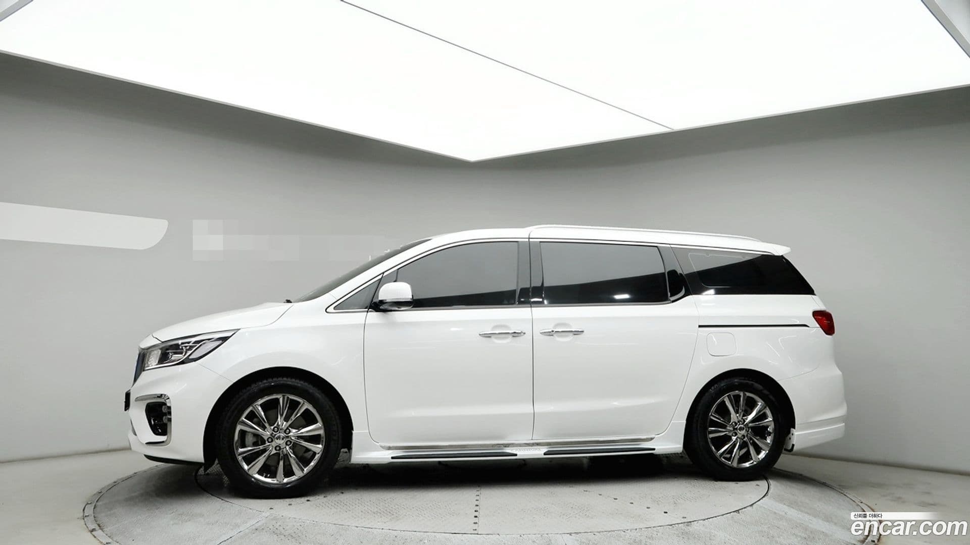 Main__Slider__Photo:Canival Kia 2019.0-0