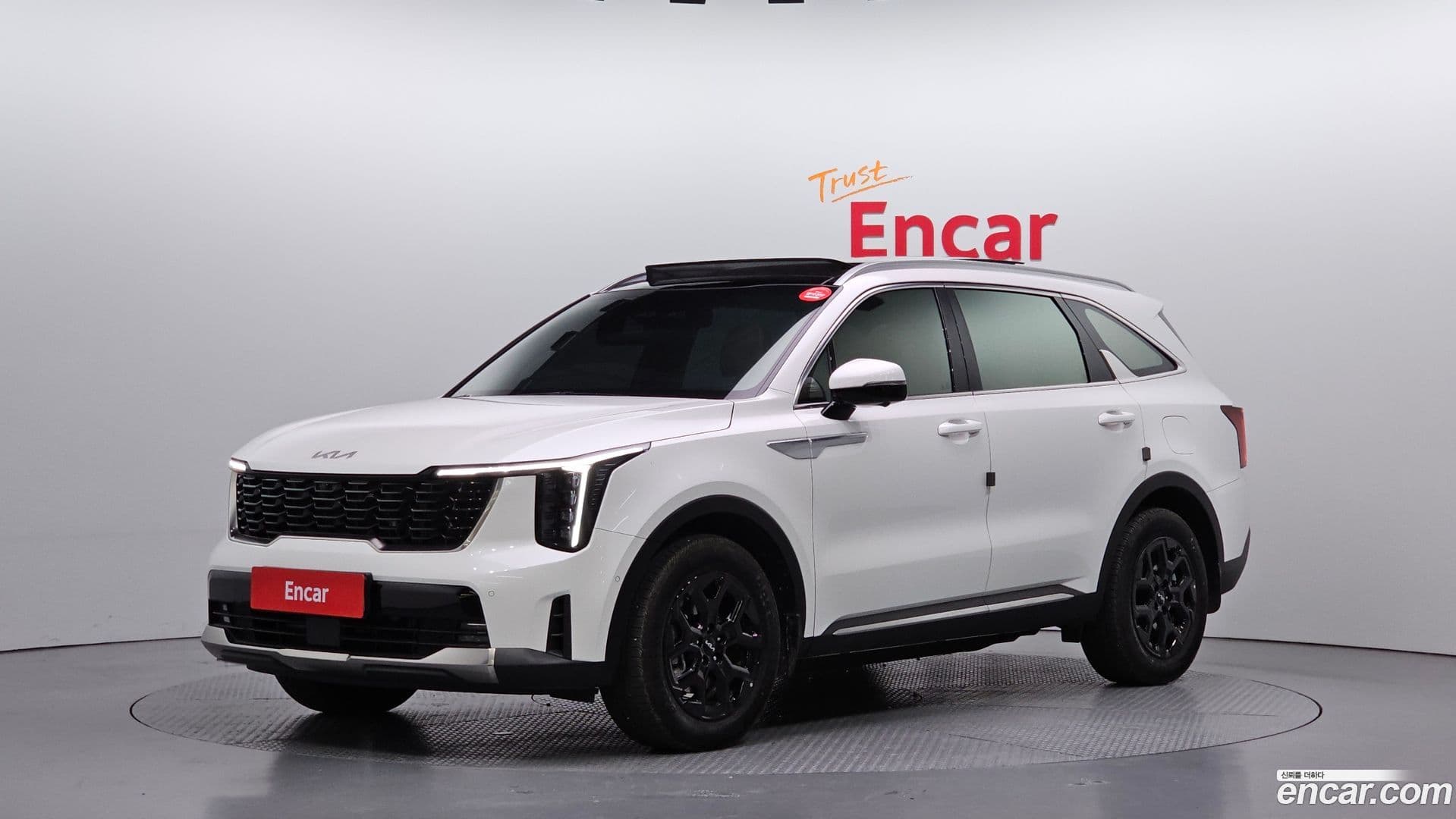 Main__Slider__Photo:Sorento Kia 2023.9-0