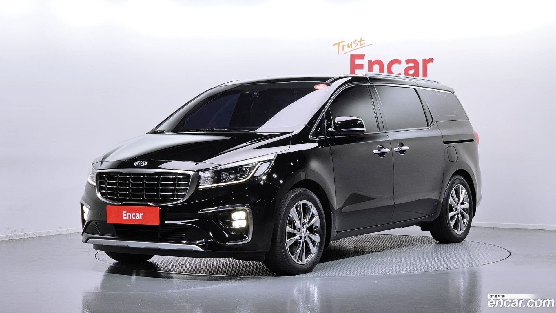 Main__Slider__Photo:Canival Kia 2019.7-0