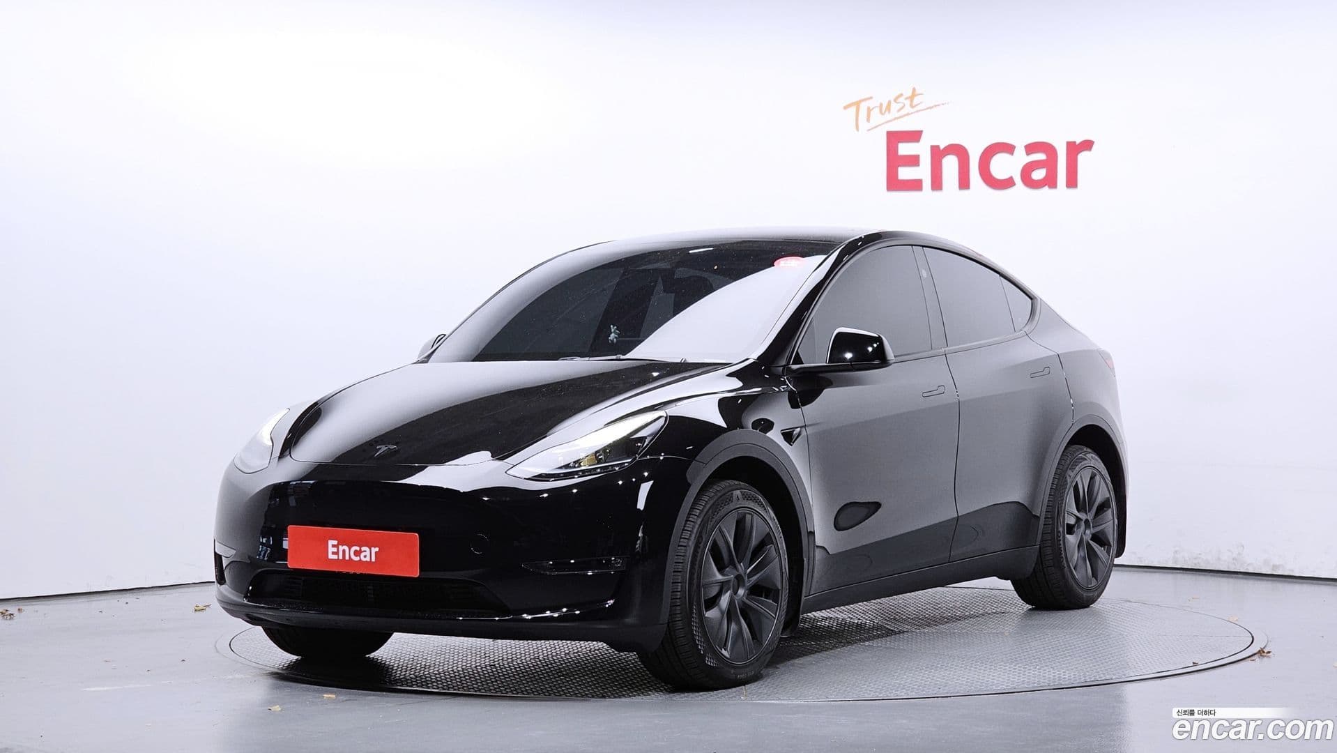 Main__Slider__Photo:Model Y Tesla 2024.10-0