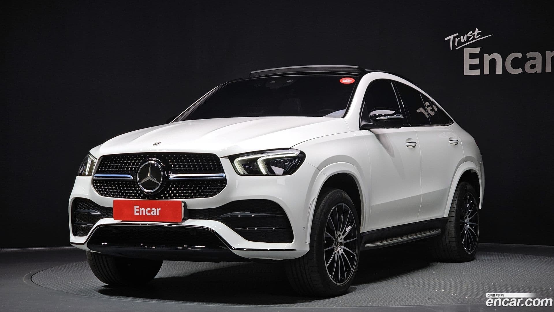Main__Slider__Photo:GLE-Class Mercedes-Benz 2022.11-0
