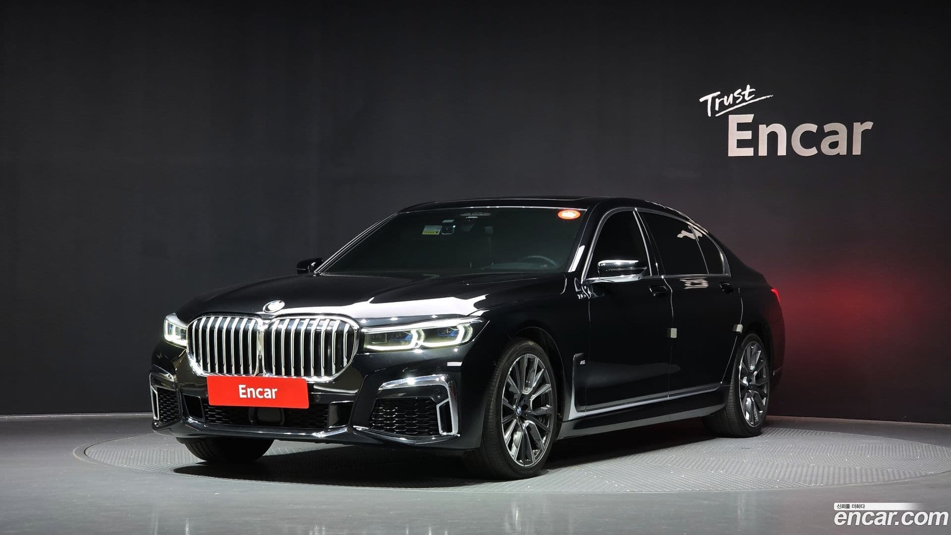 Main__Slider__Photo:7-Series BMW 2019.11-0