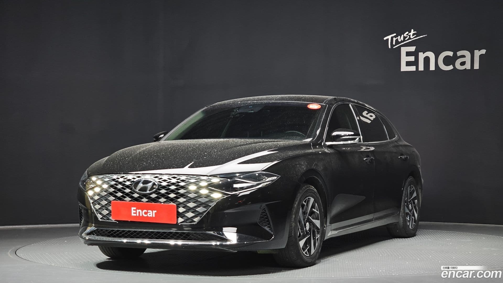 Main__Slider__Photo:Grandeur Hyundai 2021.9-0