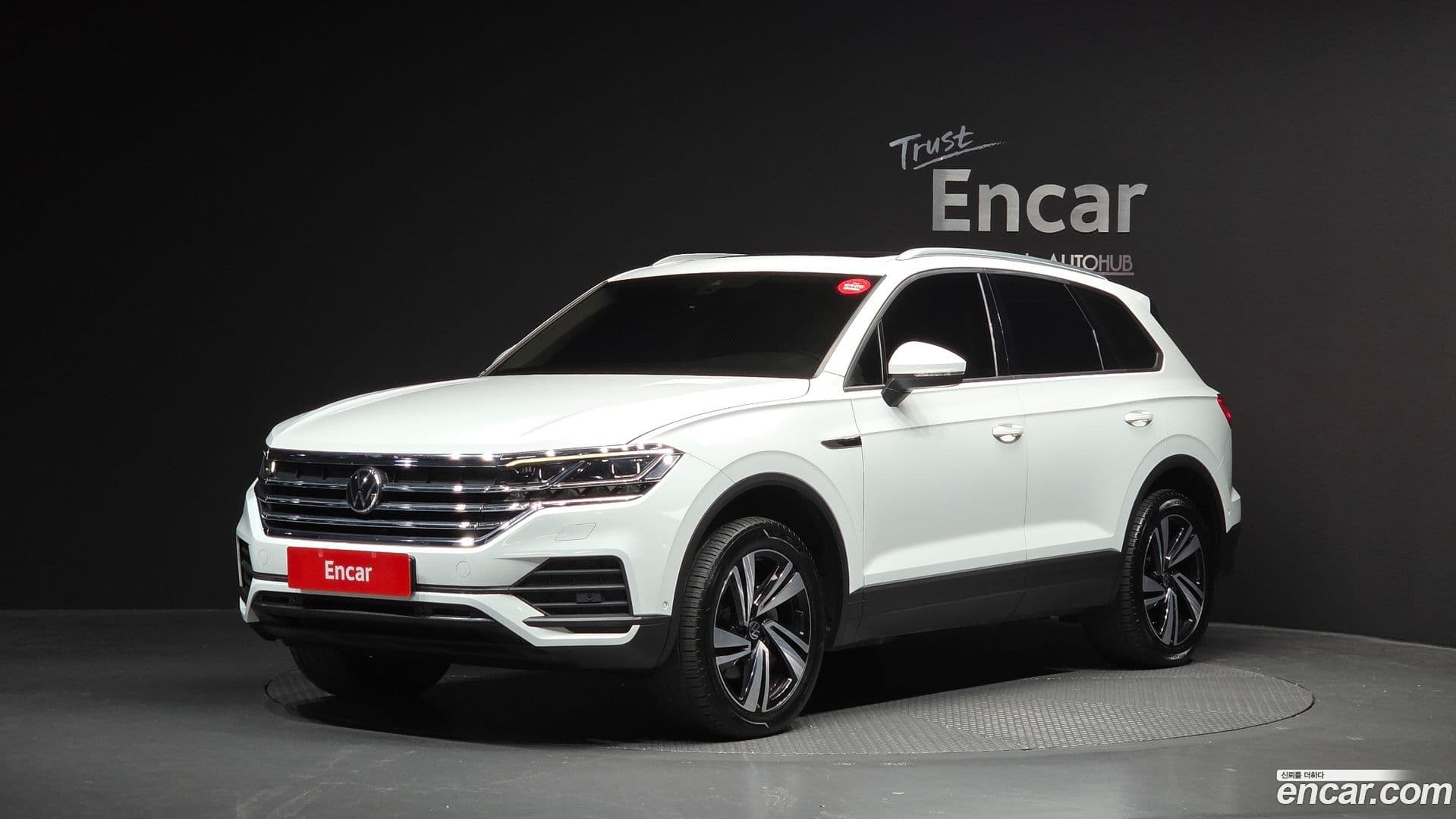 Main__Slider__Photo:Touareg Volkswagen 2022.11-0