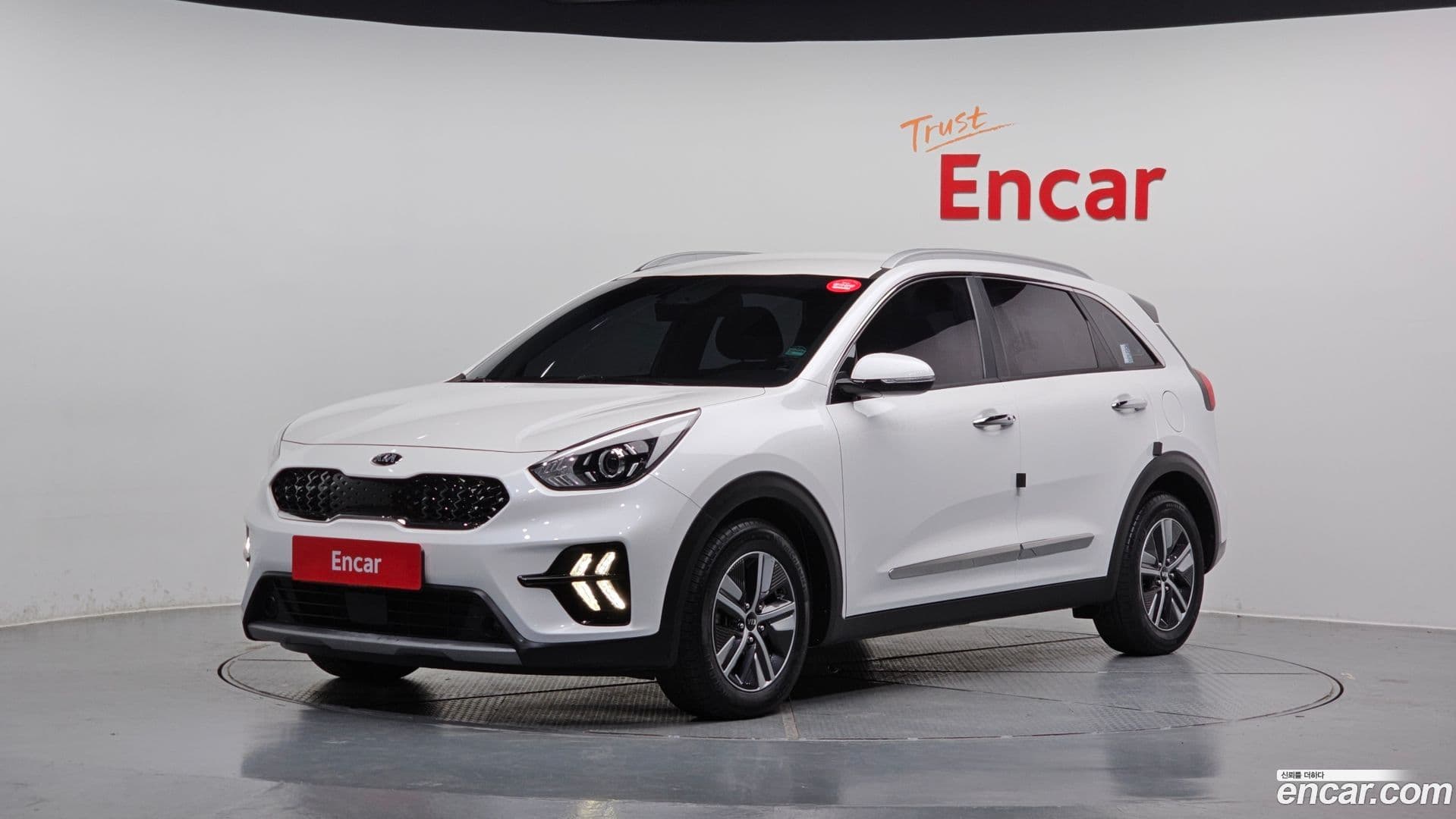 Main__Slider__Photo:Niro Kia 2020.4-0