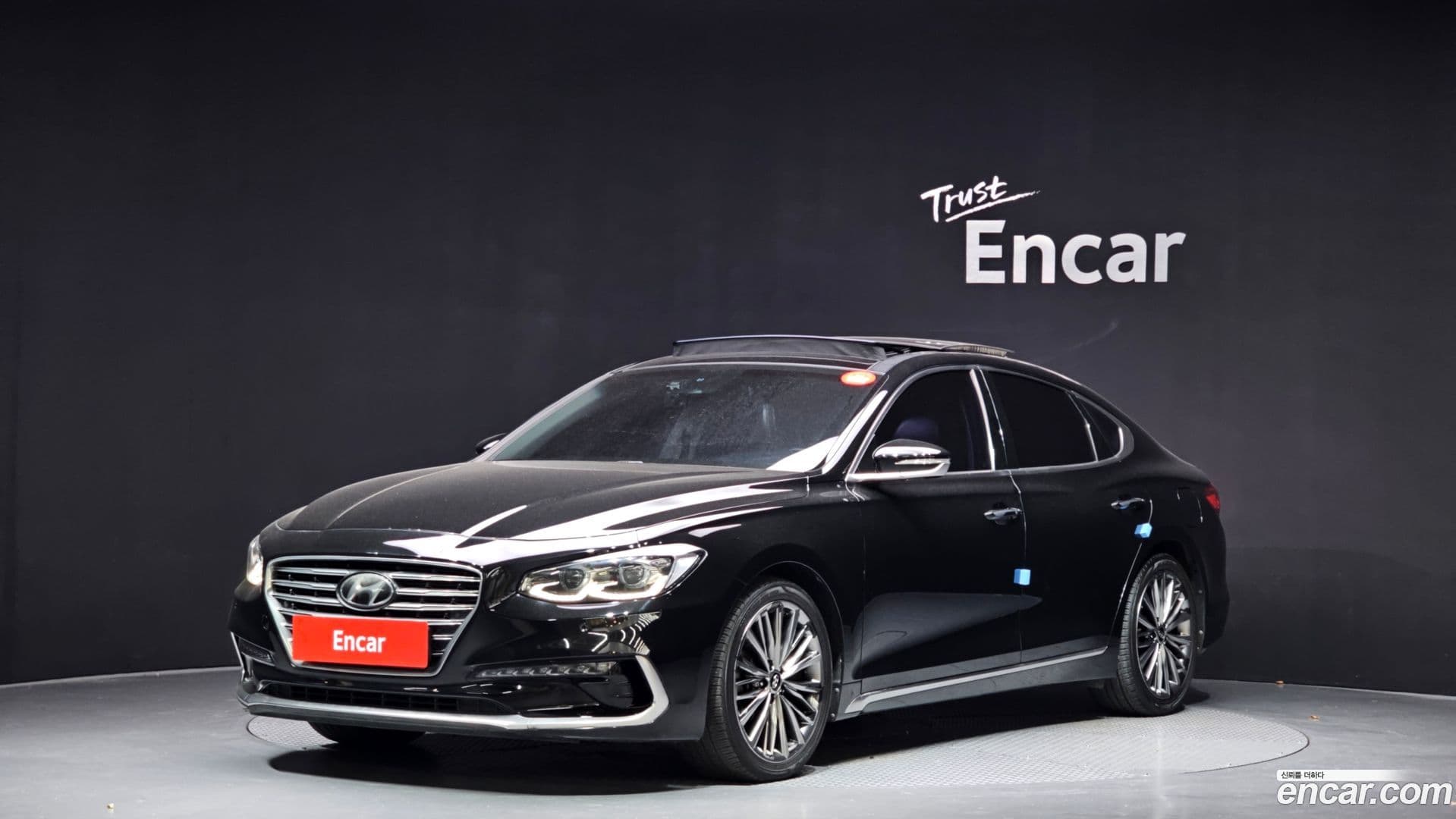 Main__Slider__Photo:Grandeur Hyundai 2017.9-0