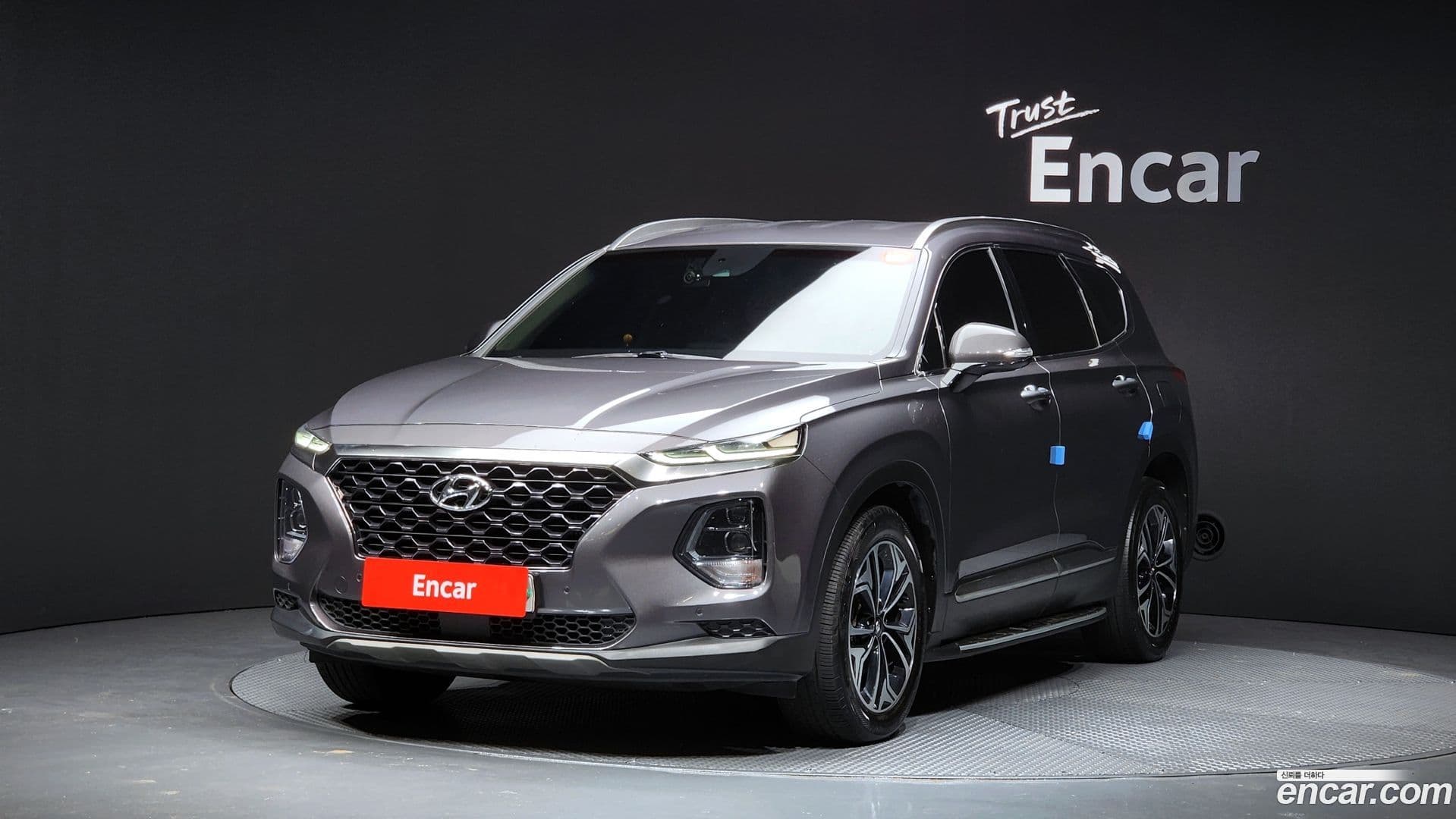 Main__Slider__Photo:Santafe Hyundai 2018.2-0