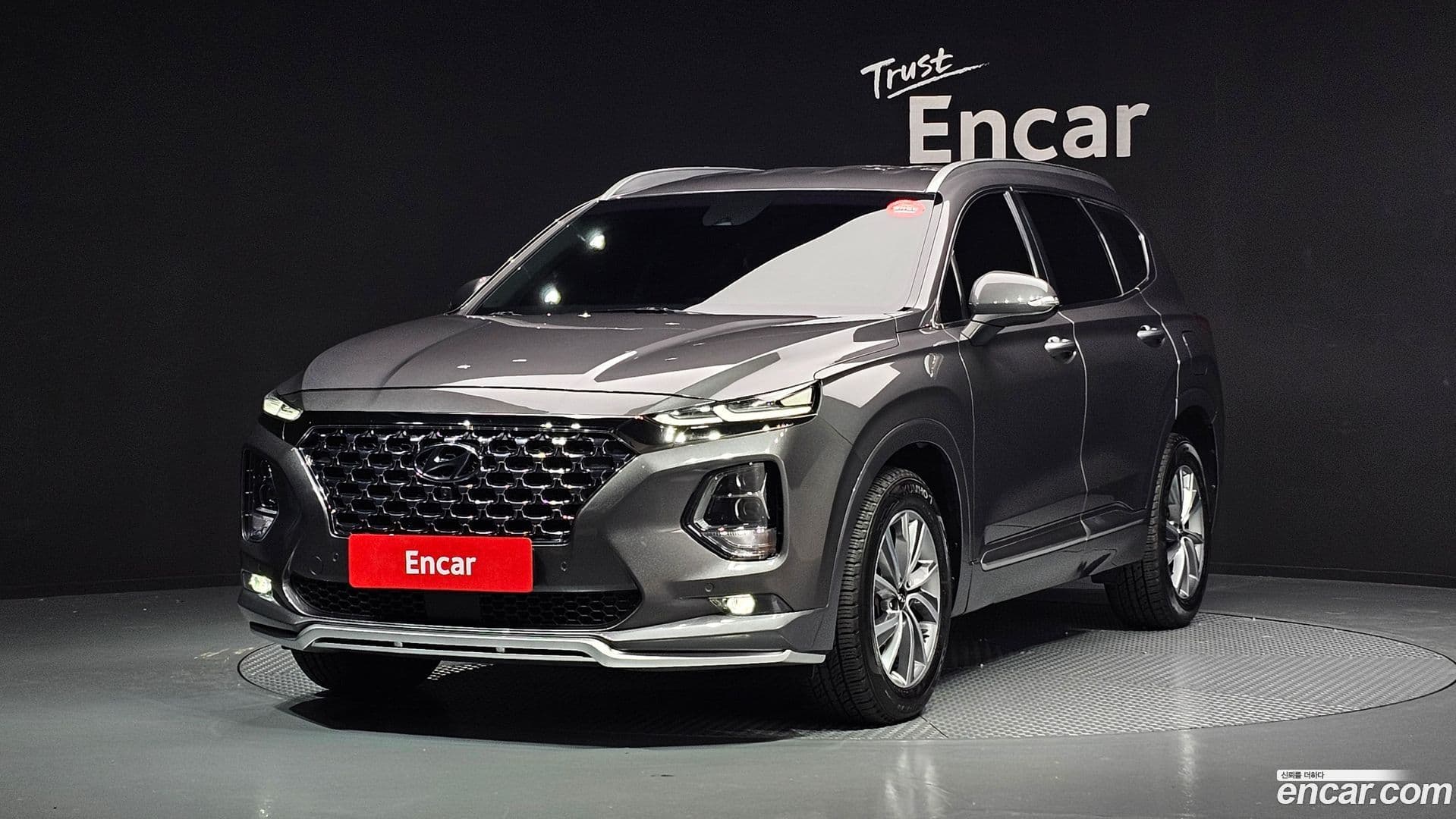 Main__Slider__Photo:Santafe Hyundai 2020.1-0