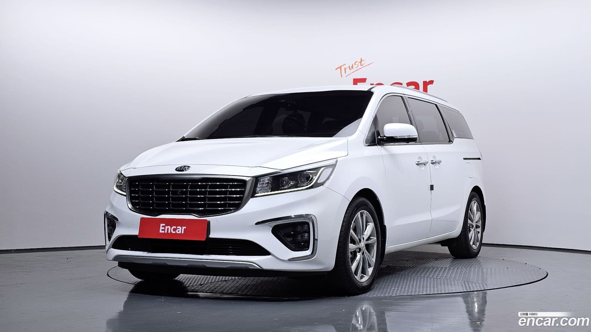 Main__Slider__Photo:Canival Kia 2019.8-0