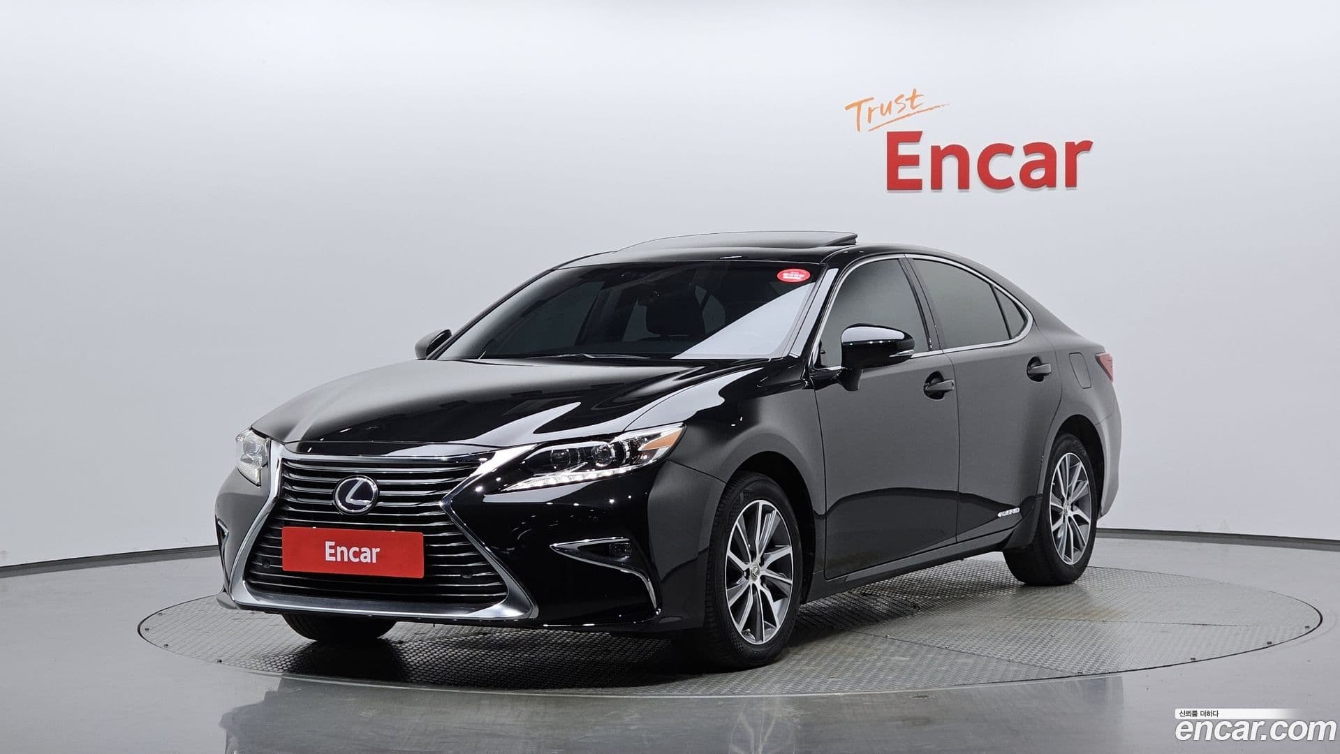 Main__Slider__Photo:ES Lexus 2018.5-0