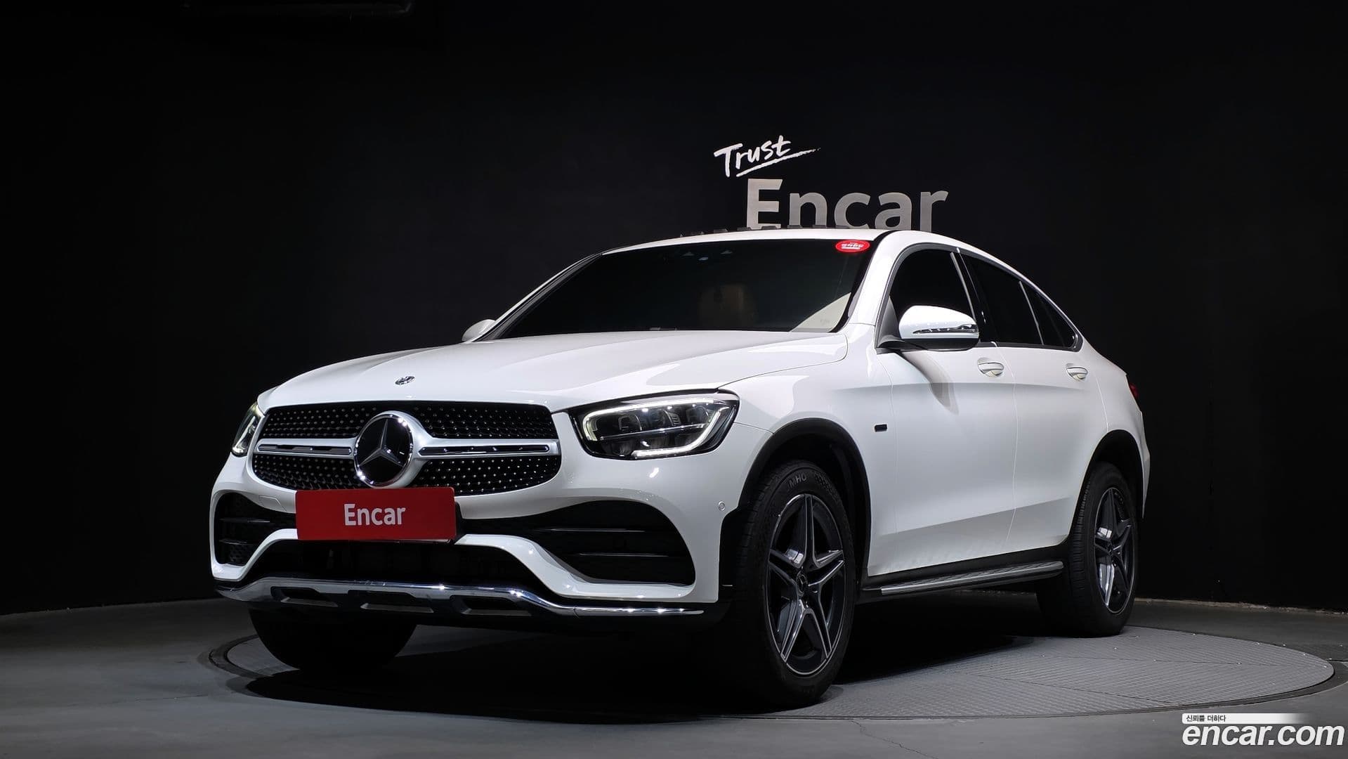 Main__Slider__Photo:GLC-Class Mercedes-Benz 2020.9-0