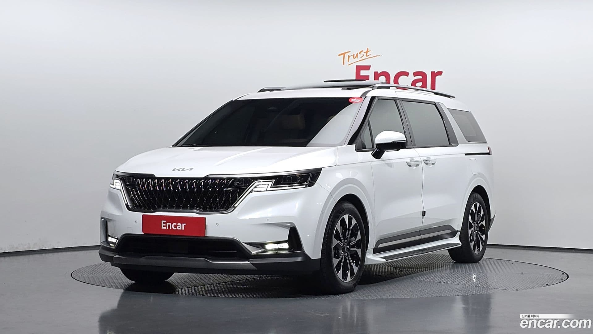 Main__Slider__Photo:Canival Kia 2023.6-0