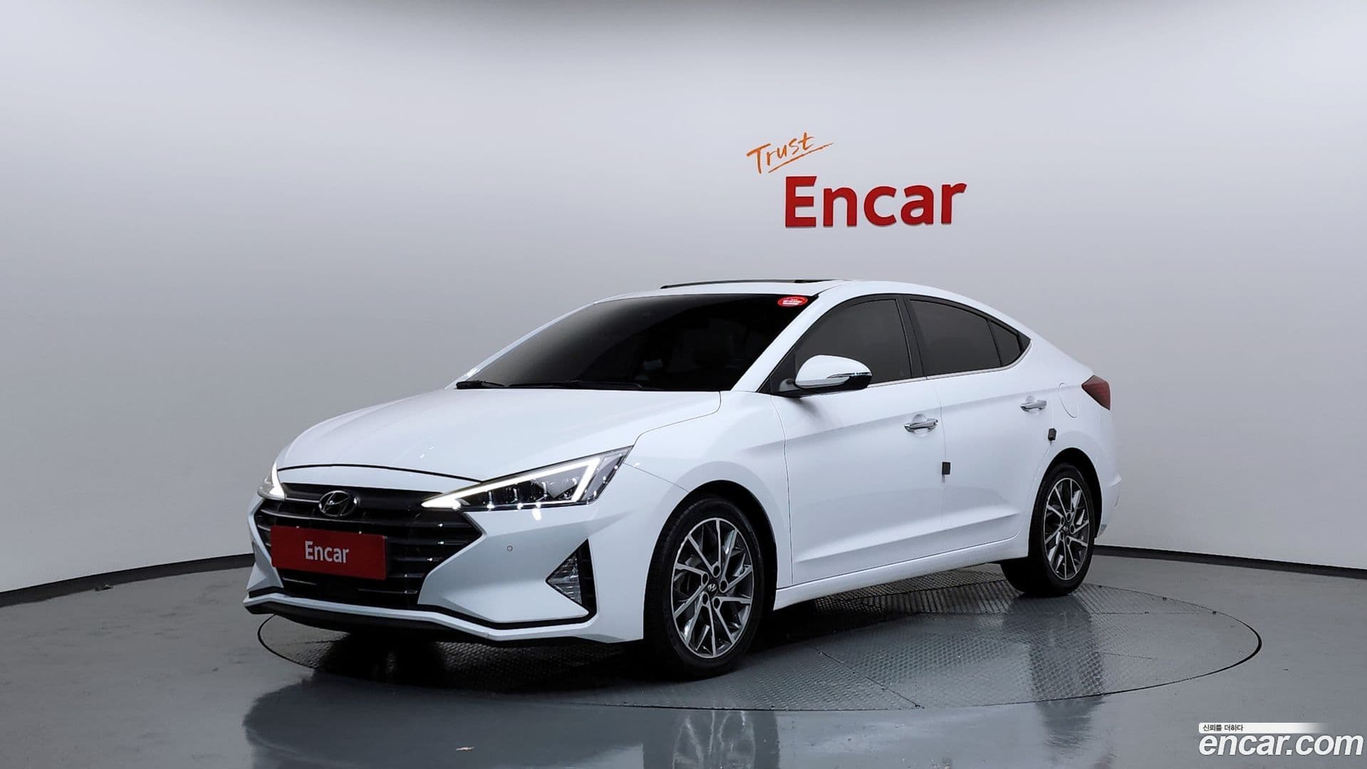Main__Slider__Photo:AVANTE Hyundai 2019.2-0