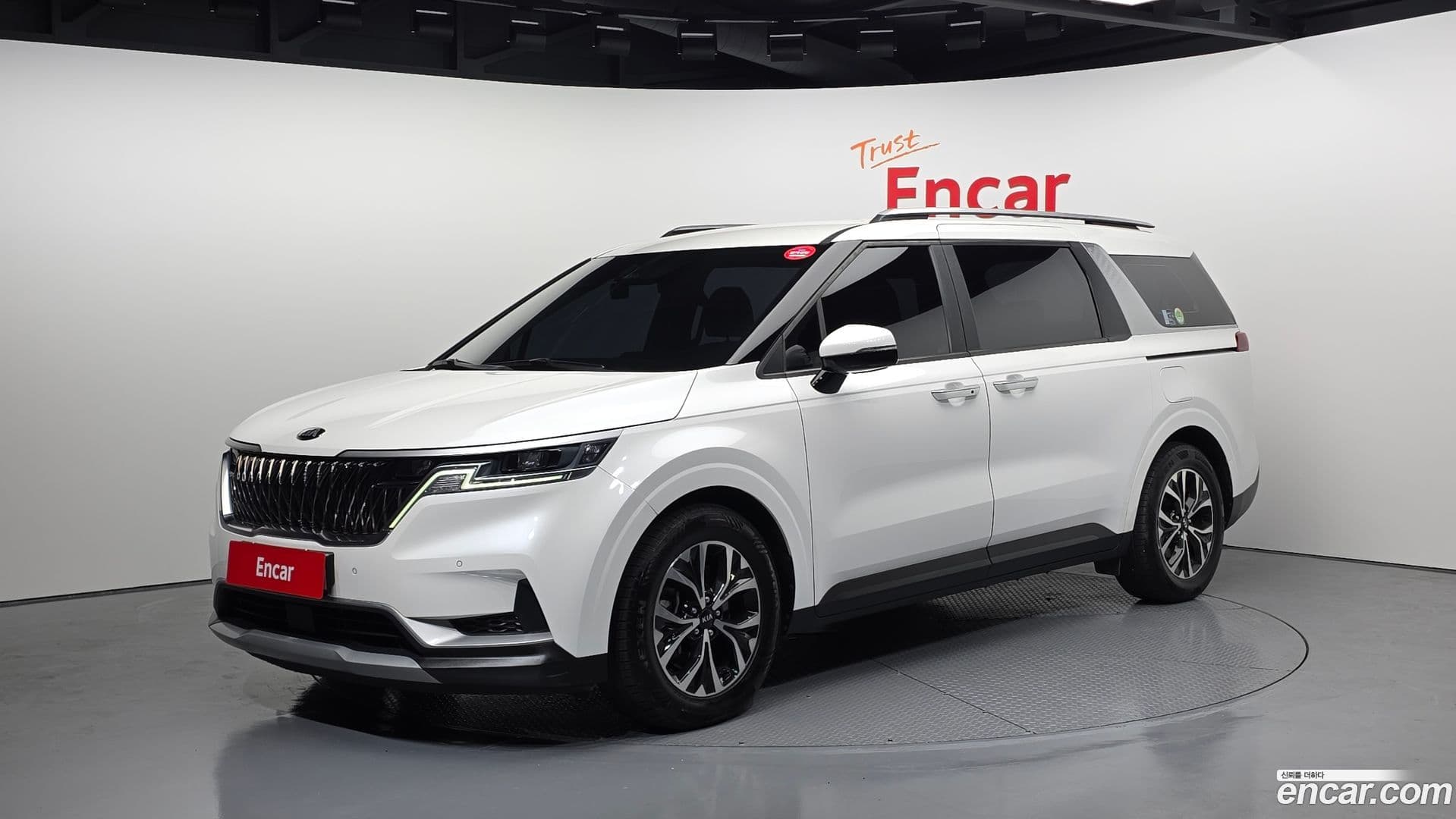Main__Slider__Photo:Canival Kia 2021.5-0
