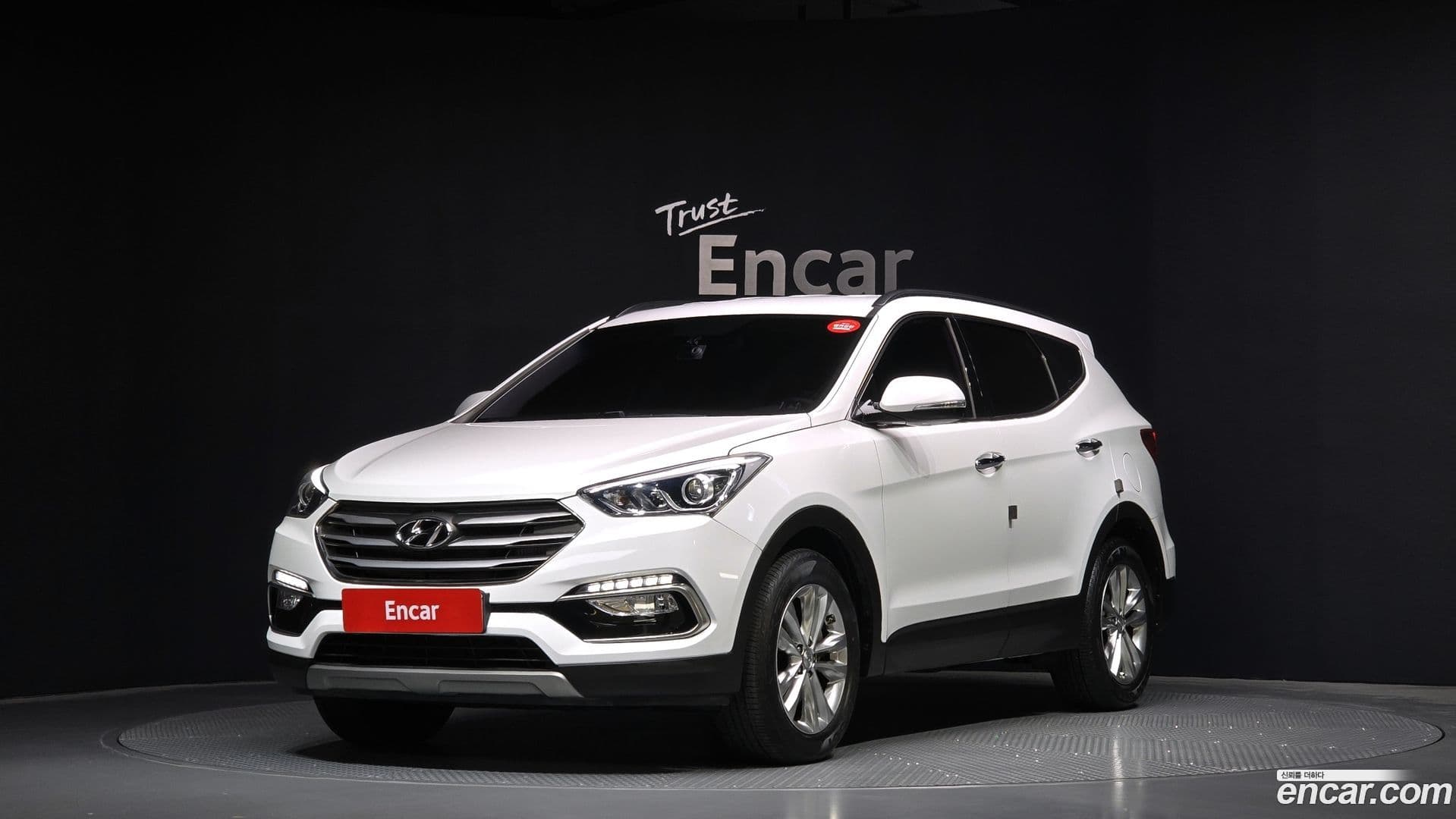 Main__Slider__Photo:Santafe Hyundai 2016.9-0