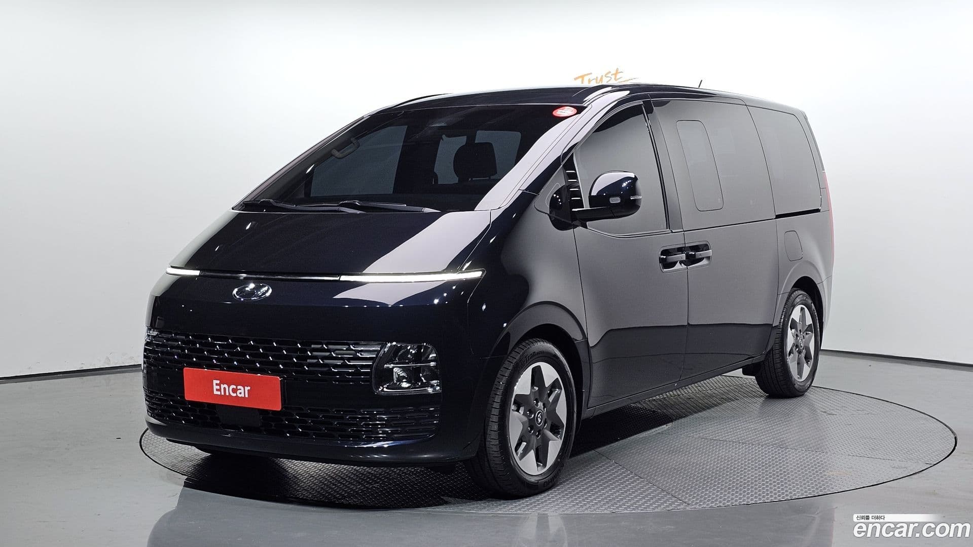 Main__Slider__Photo:Staria Hyundai 2022.5-0