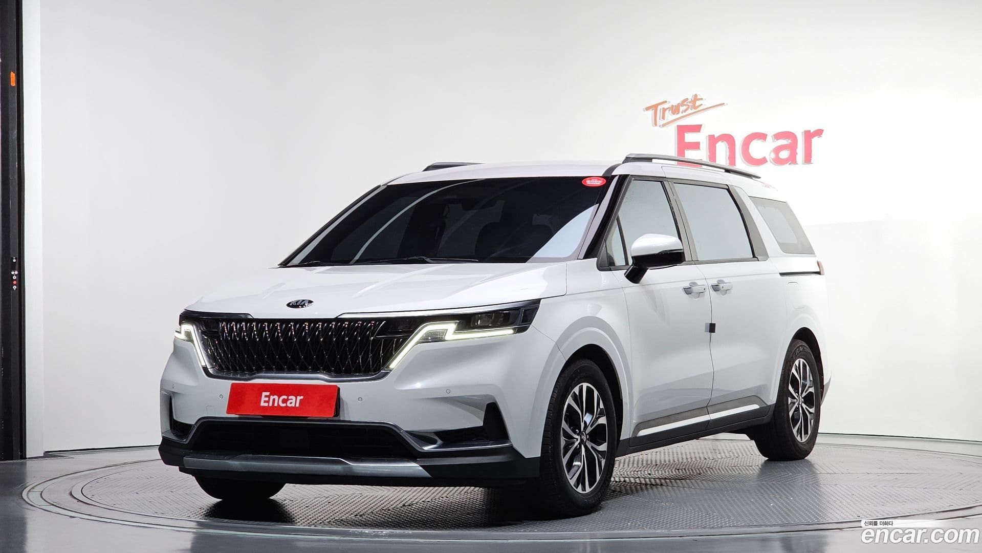 Main__Slider__Photo:Canival Kia 2020.8-0