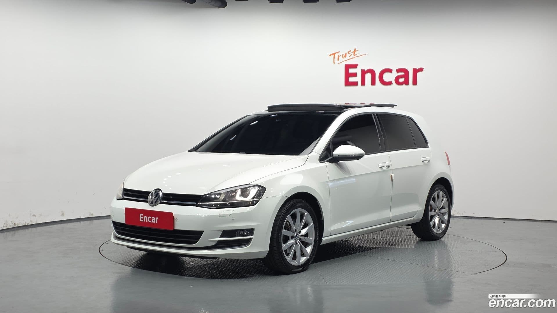 Main__Slider__Photo:Golf Volkswagen 2015.11-0