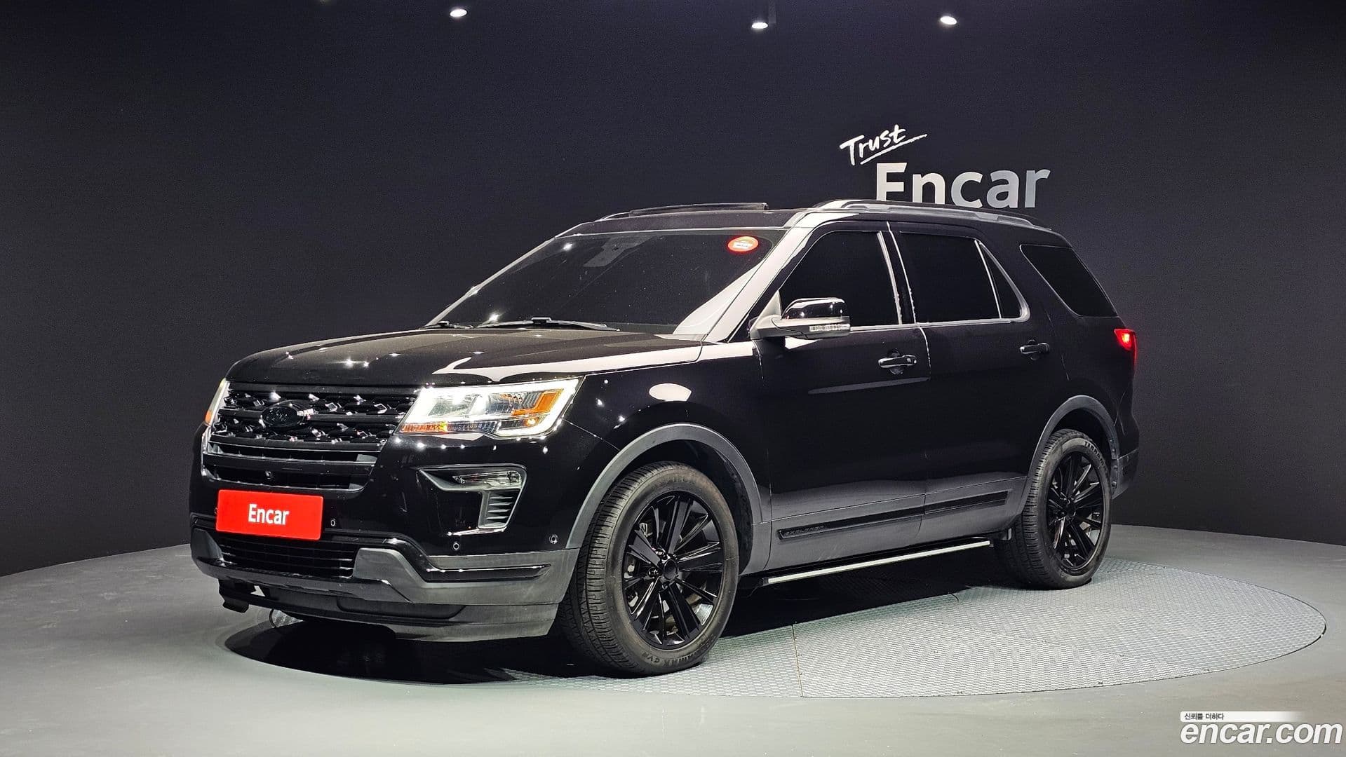 Main__Slider__Photo:Explorer Ford 2019.3-0