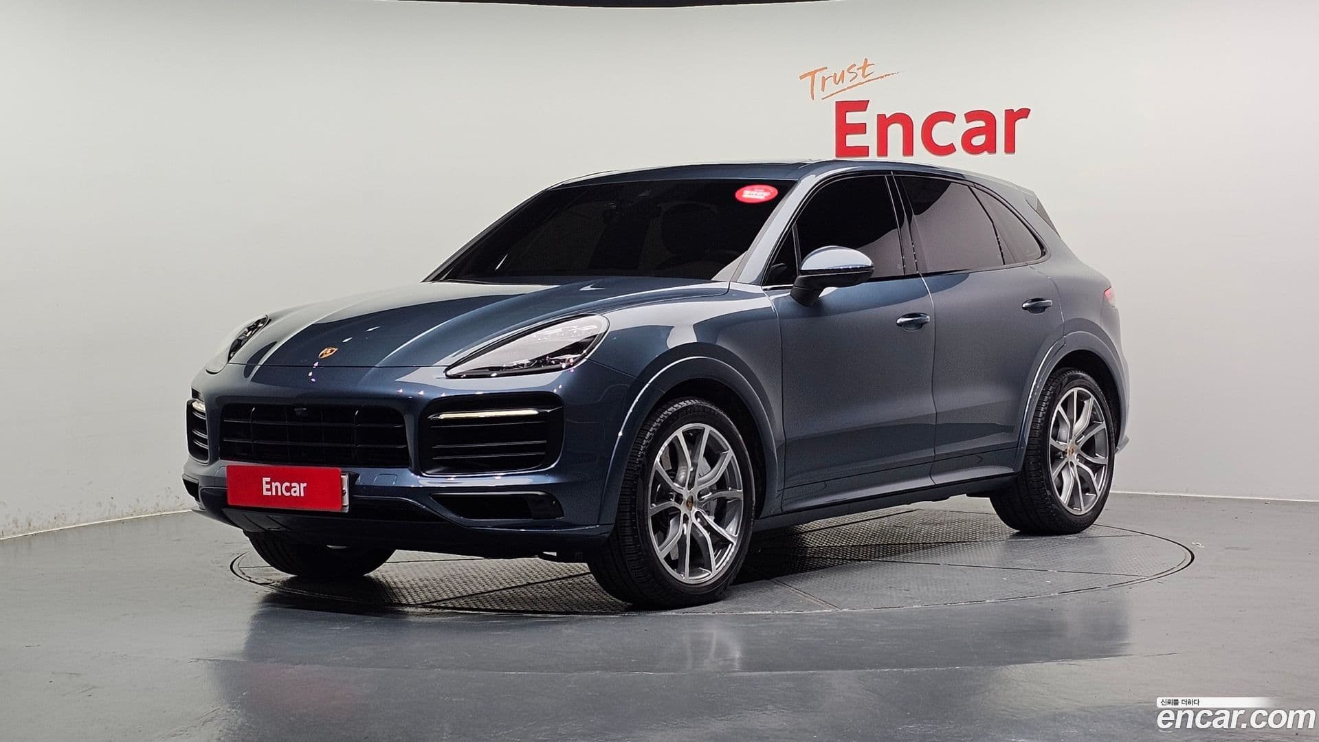 Main__Slider__Photo:Cayenne Porsche 2019.6-0
