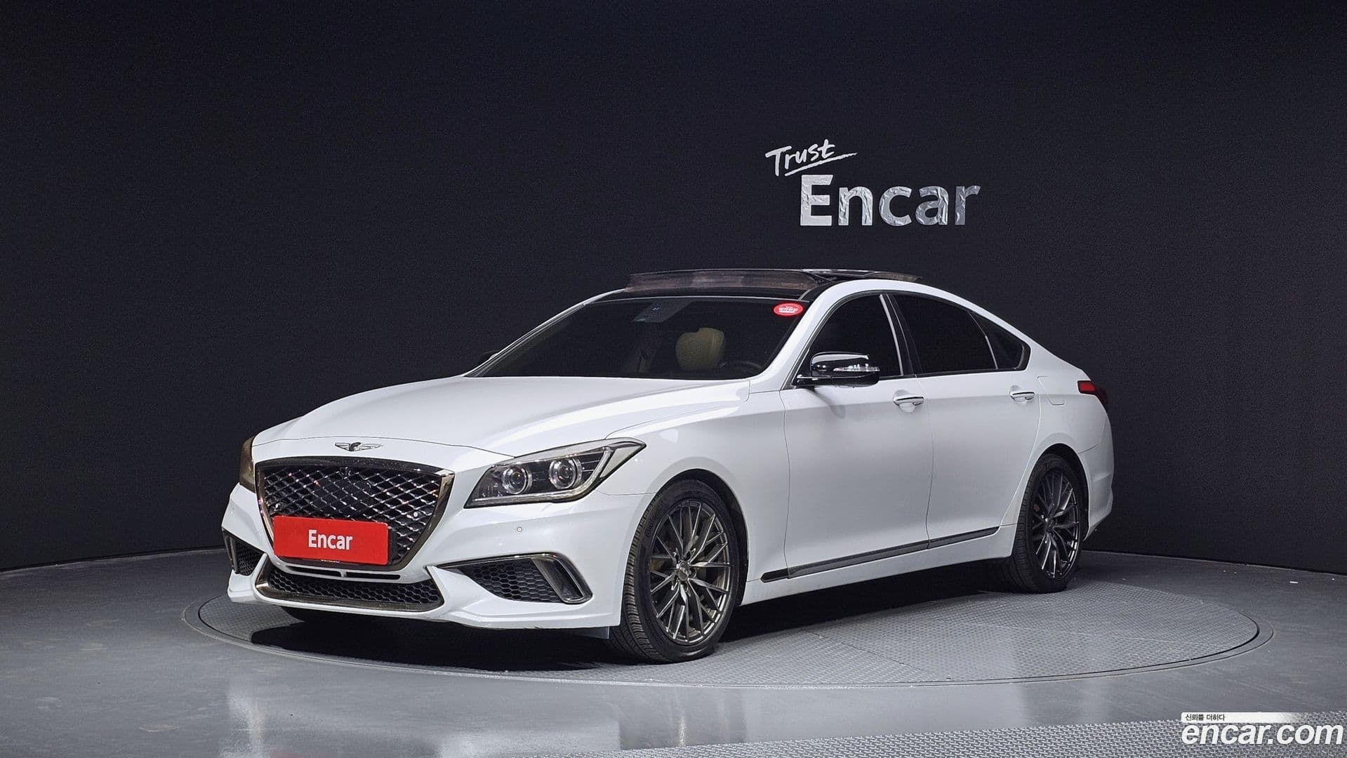 Main__Slider__Photo:Genesis Hyundai 2014.1-0