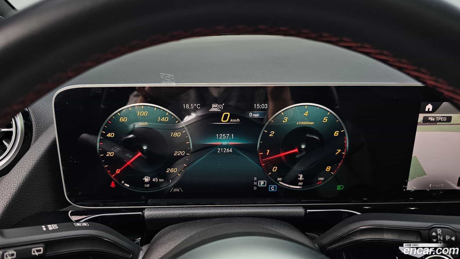 GLA-Class Mercedes-Benz 2020.9-INNER-008