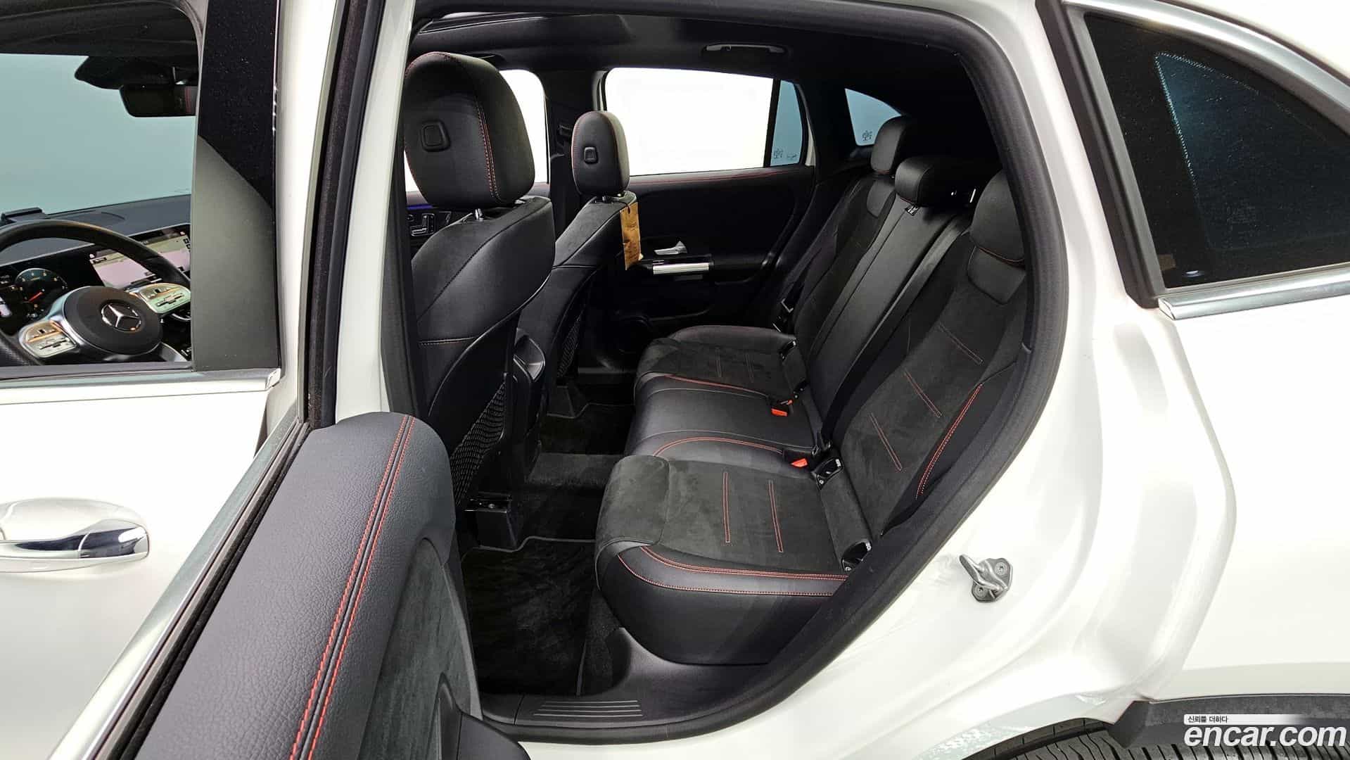 GLA-Class Mercedes-Benz 2020.9-OPTION-015