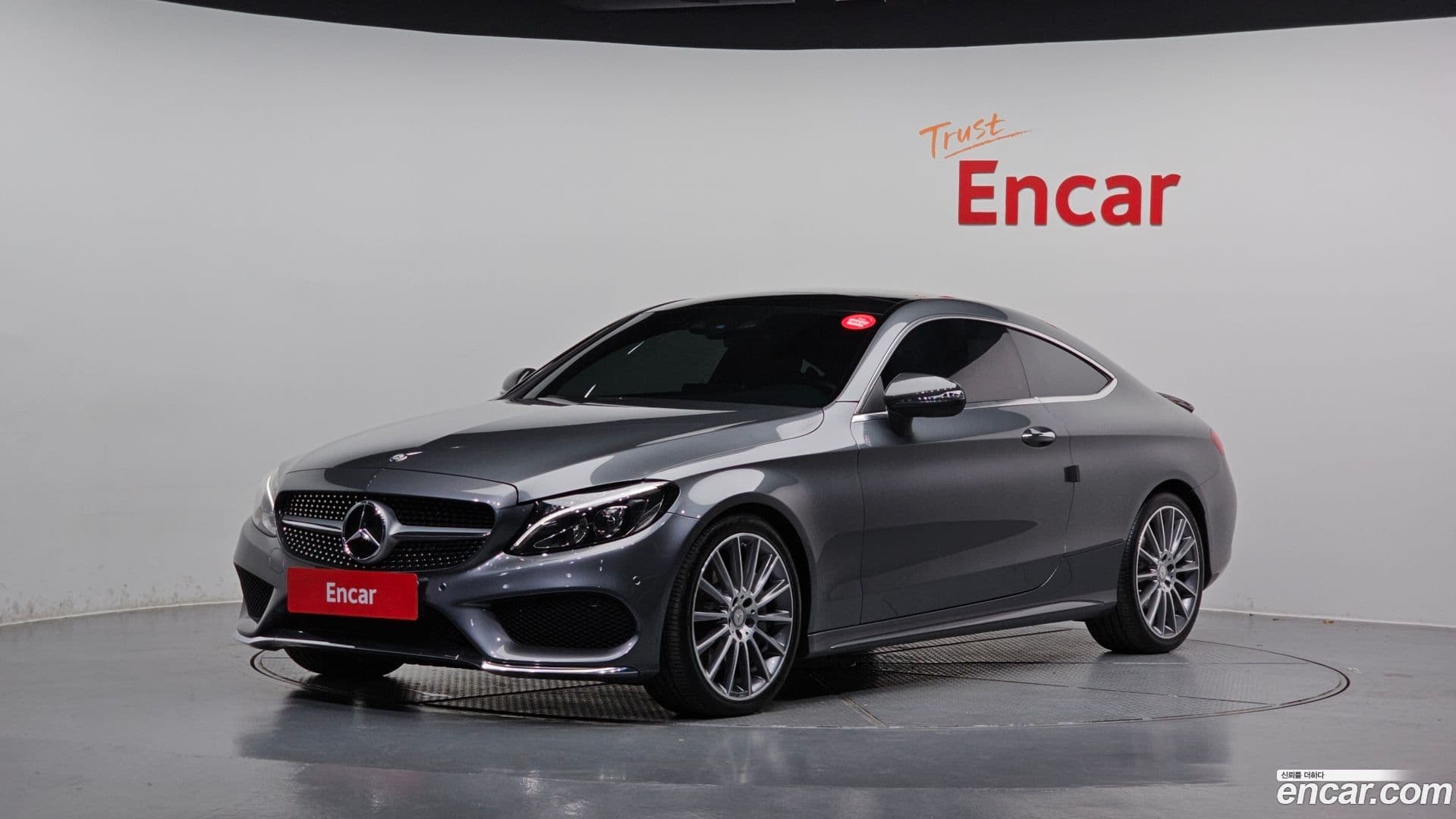 Main__Slider__Photo:C-Class Mercedes-Benz 2016.5-0