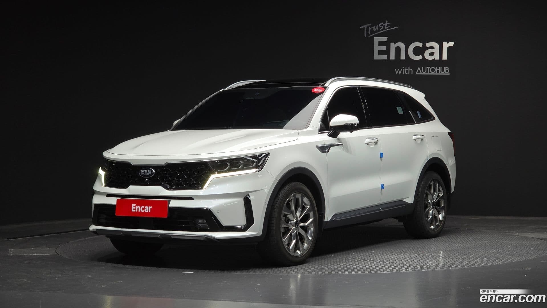 Main__Slider__Photo:Sorento Kia 2021.3-0