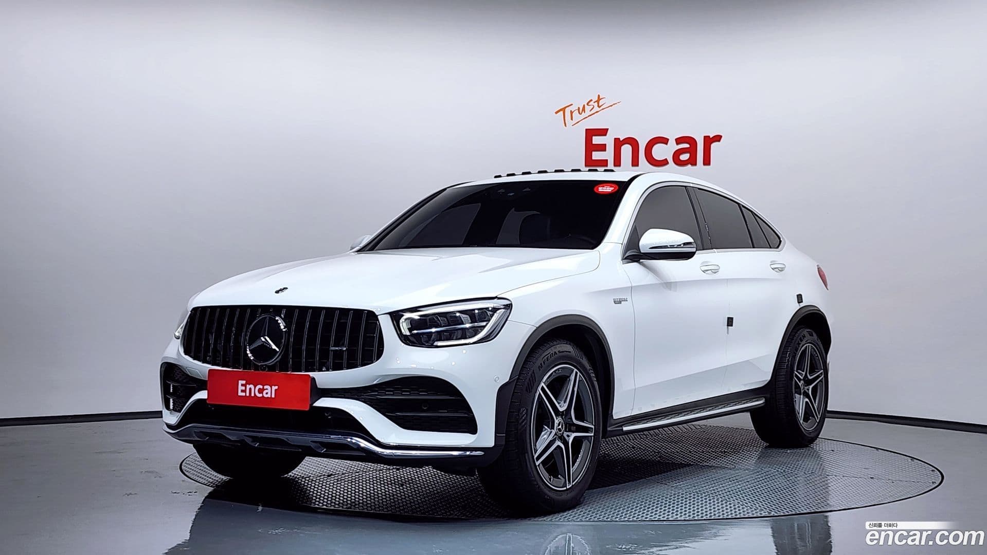 Main__Slider__Photo:GLC-Class Mercedes-Benz 2020.9-0