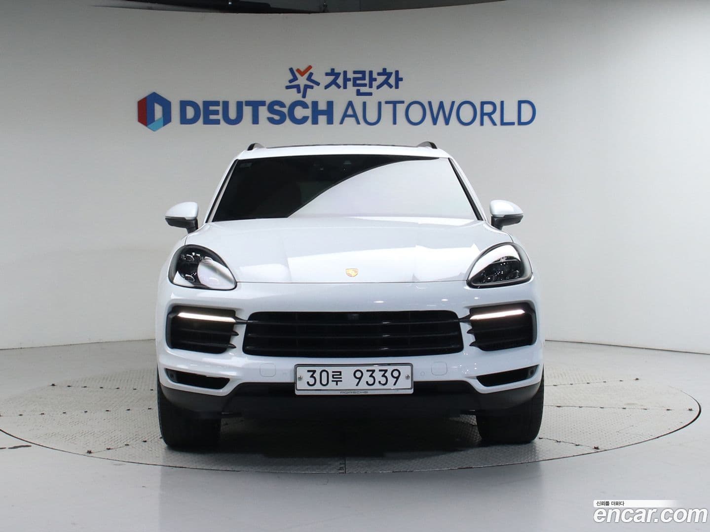 Main__Slider__Photo:Cayenne Porsche 2019.2-0