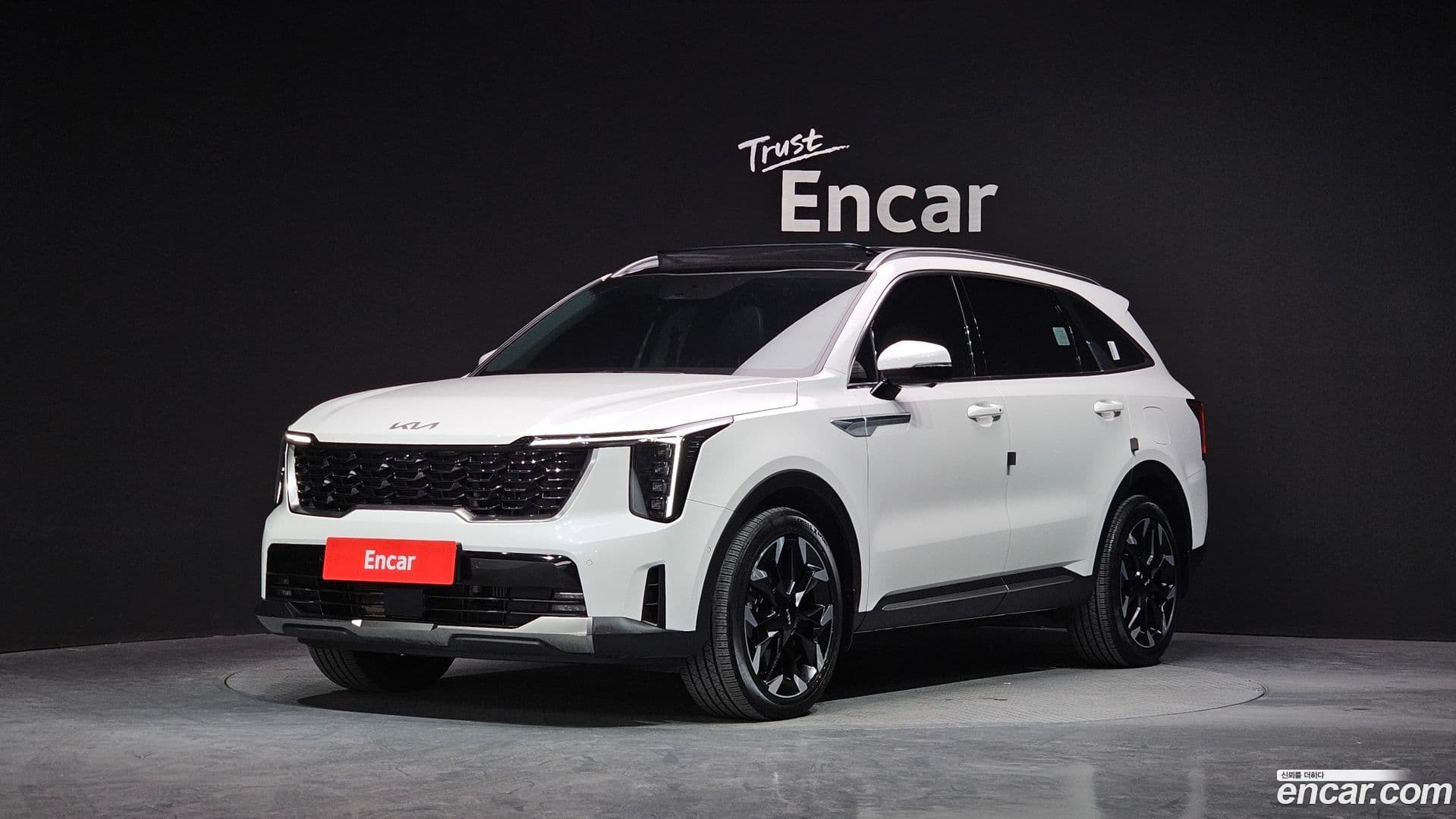 Main__Slider__Photo:Sorento Kia 2024.9-0