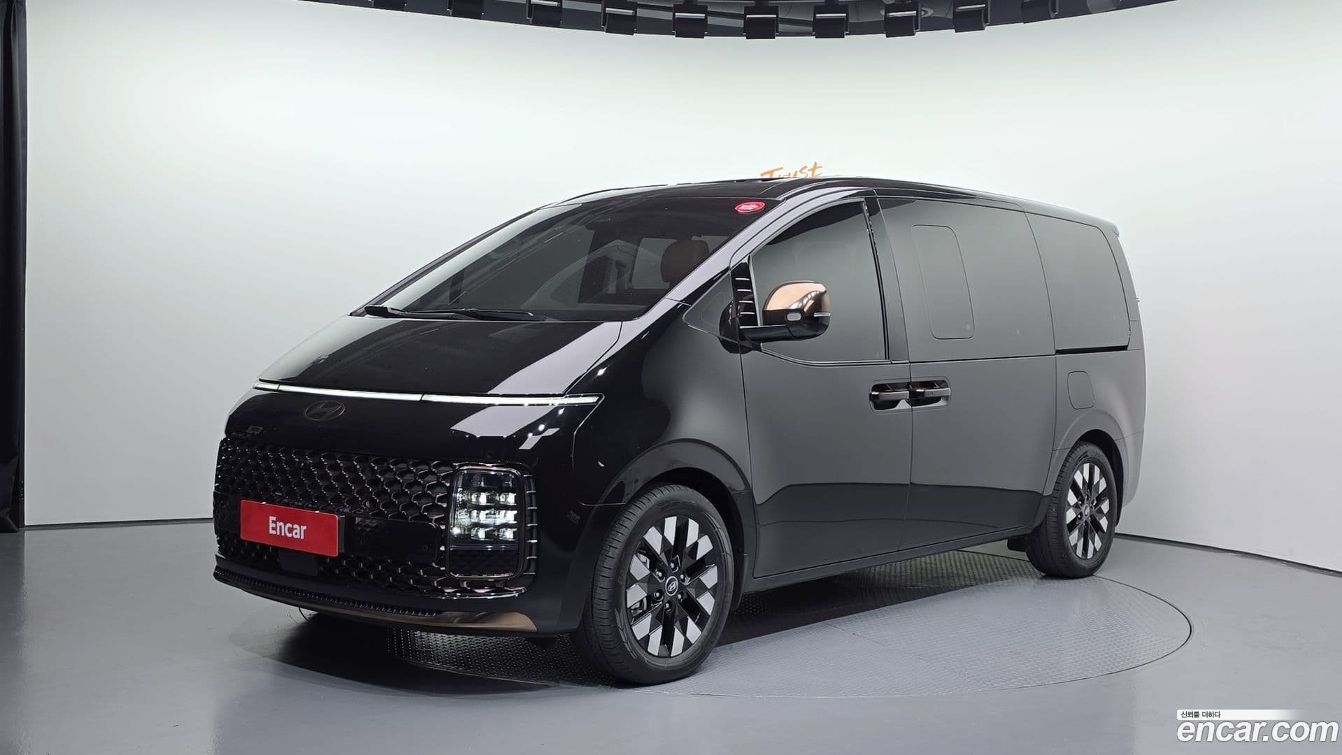 Main__Slider__Photo:Staria Hyundai 2025.1-0